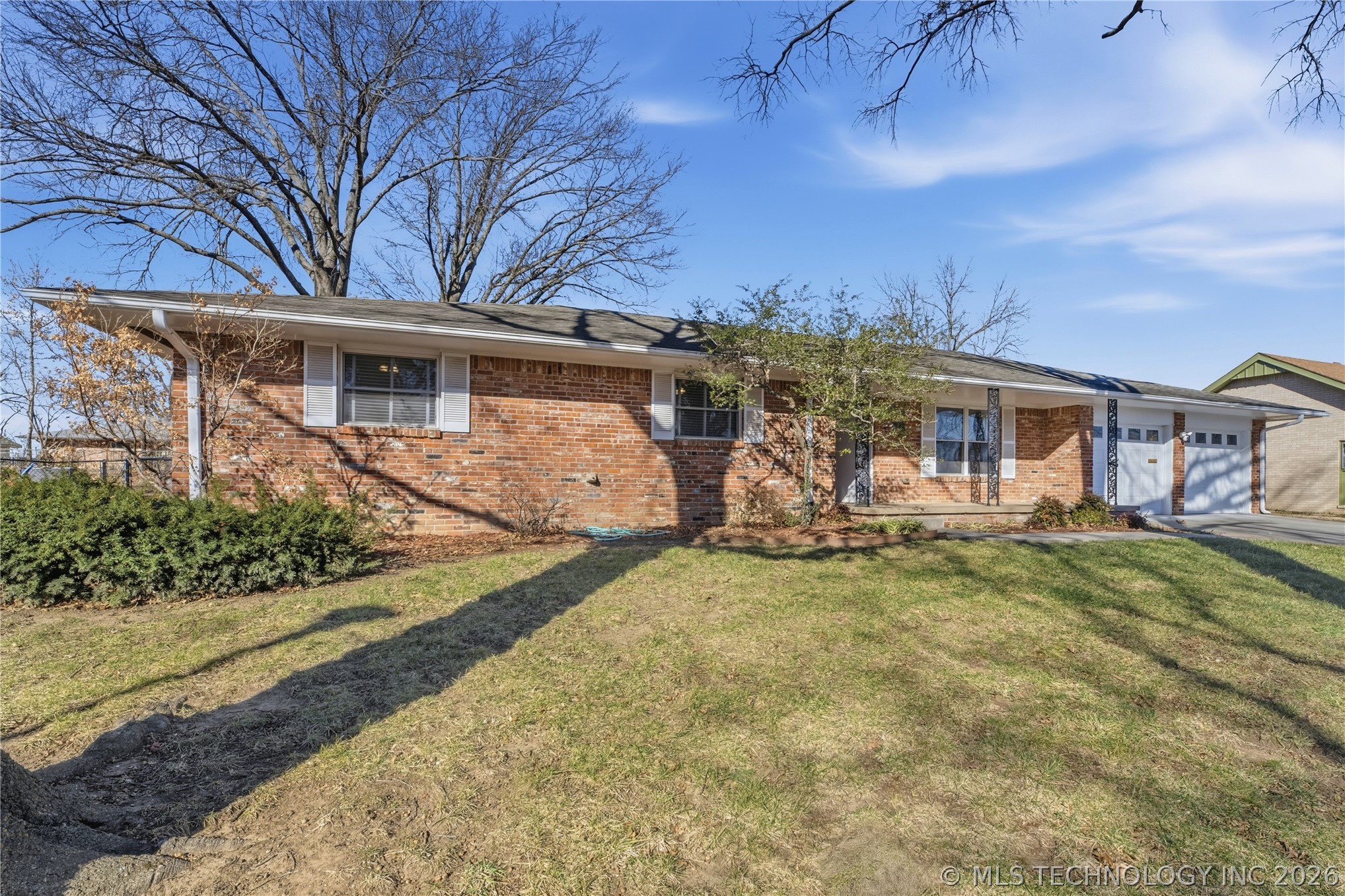1037 Meadow Drive Property Photo 2