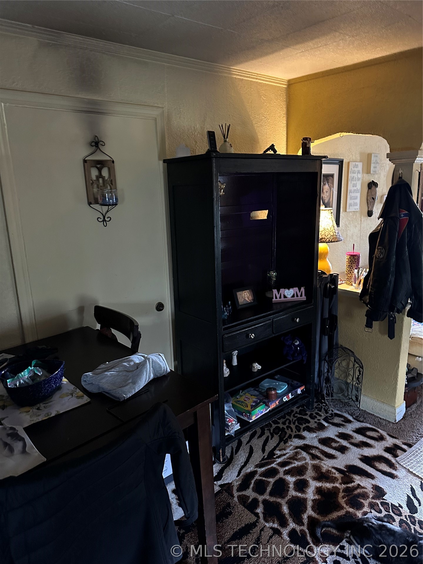 6621 N Peoria Avenue Property Photo 4