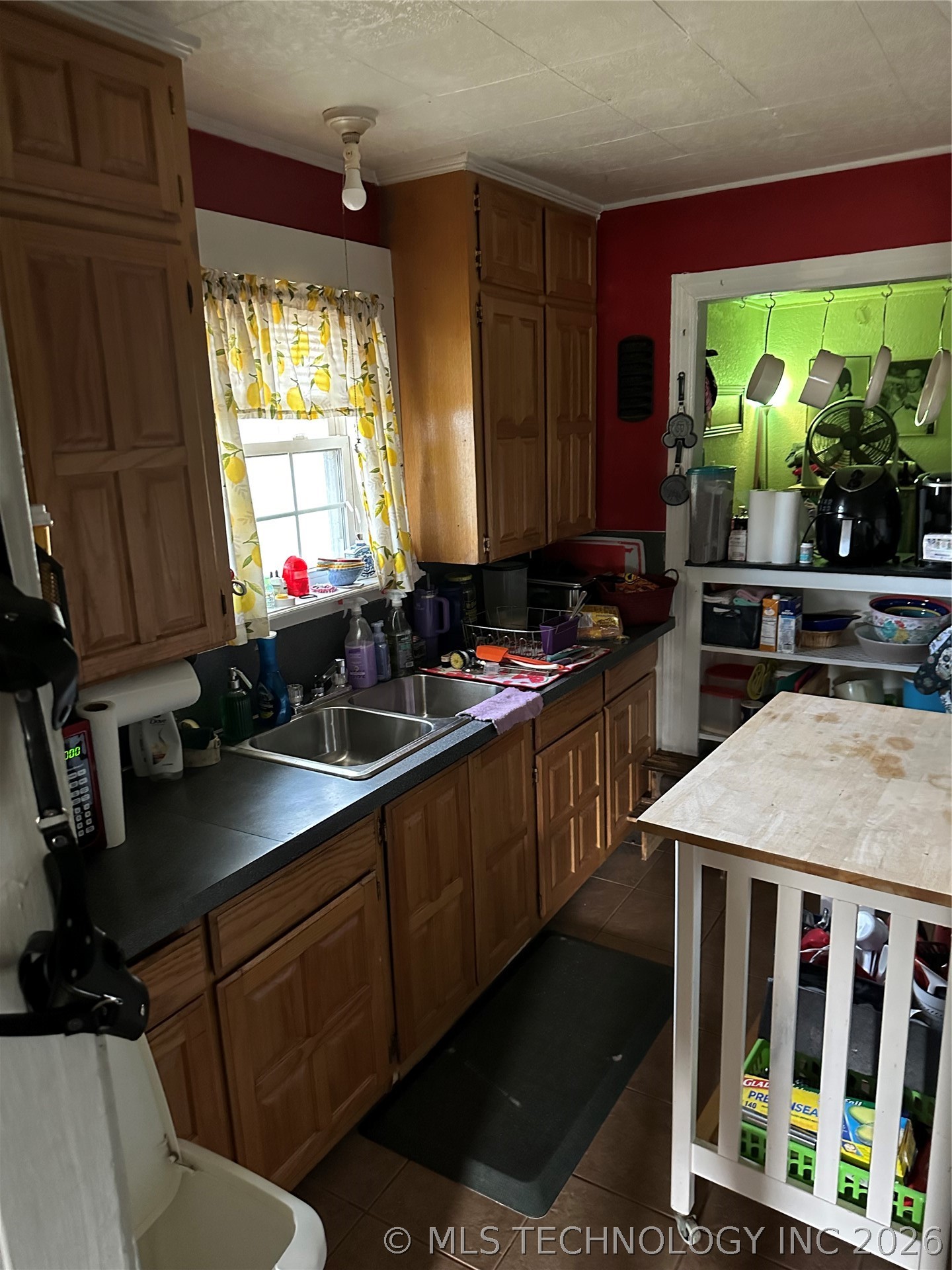 6621 N Peoria Avenue Property Photo 6