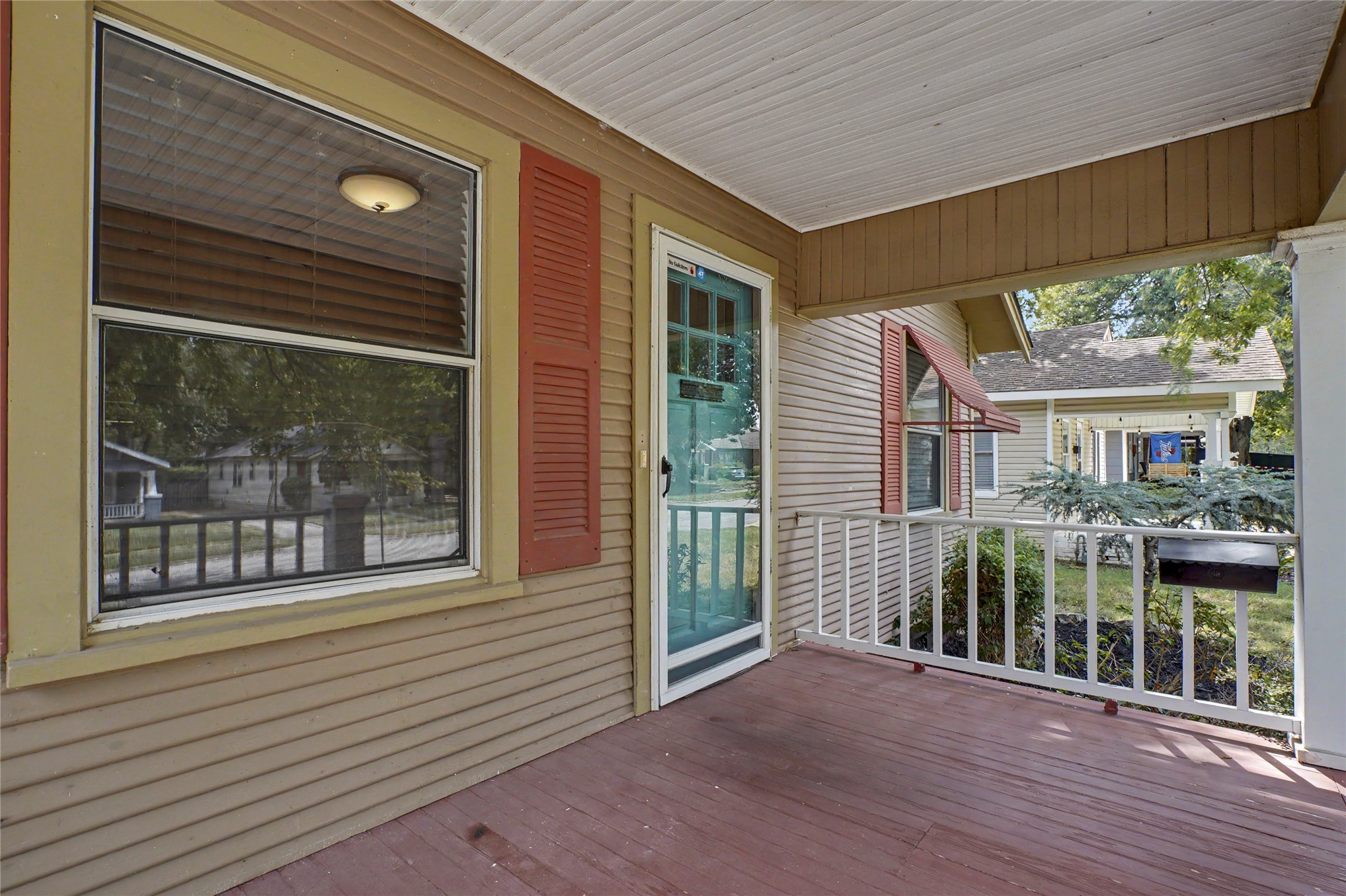 1231 S Florence Avenue Property Photo 6