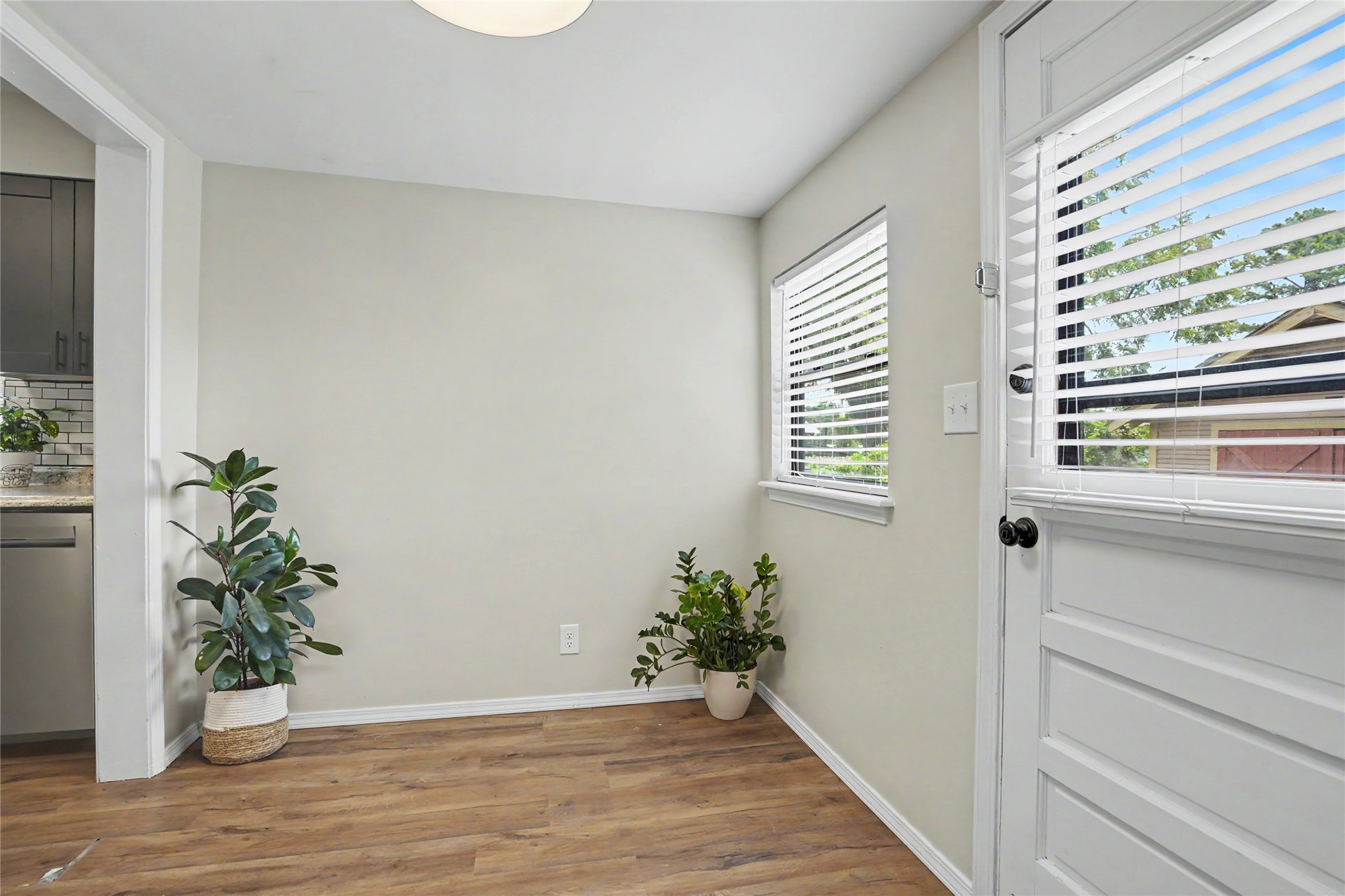 1231 S Florence Avenue Property Photo 25