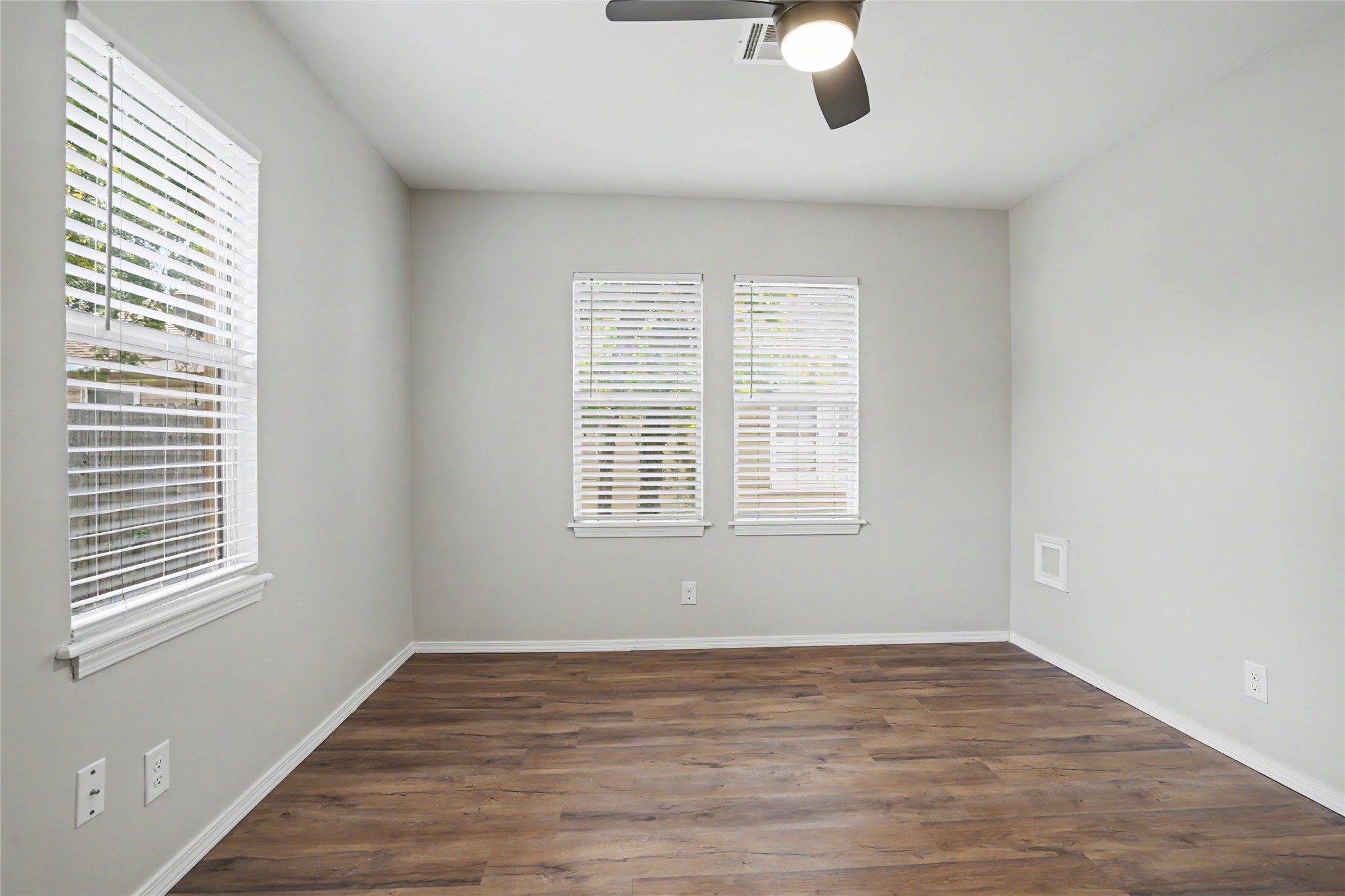 1231 S Florence Avenue Property Photo 34