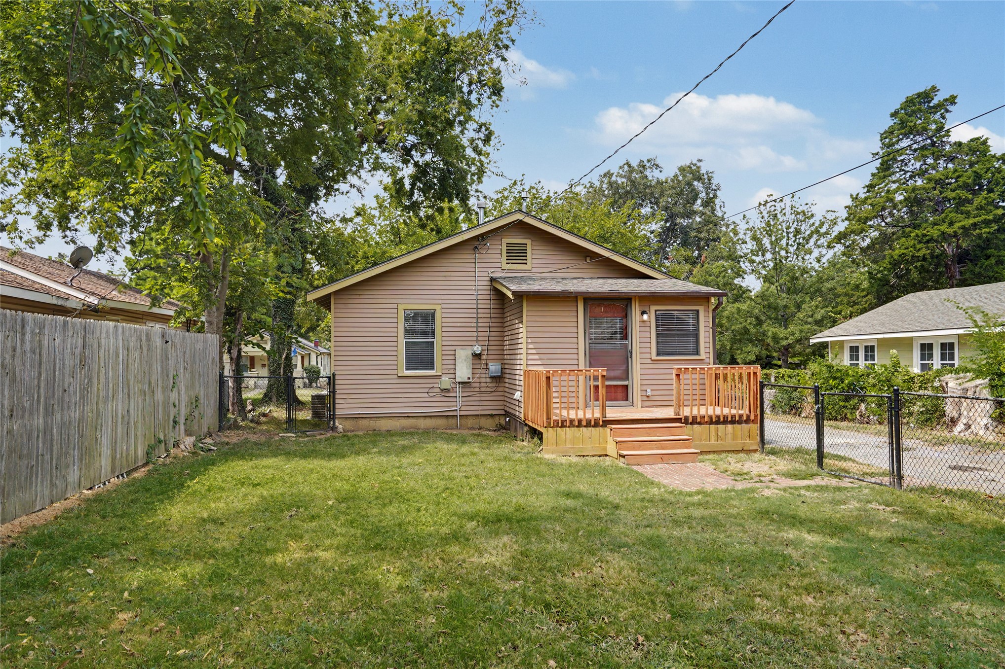 1231 S Florence Avenue Property Photo 35