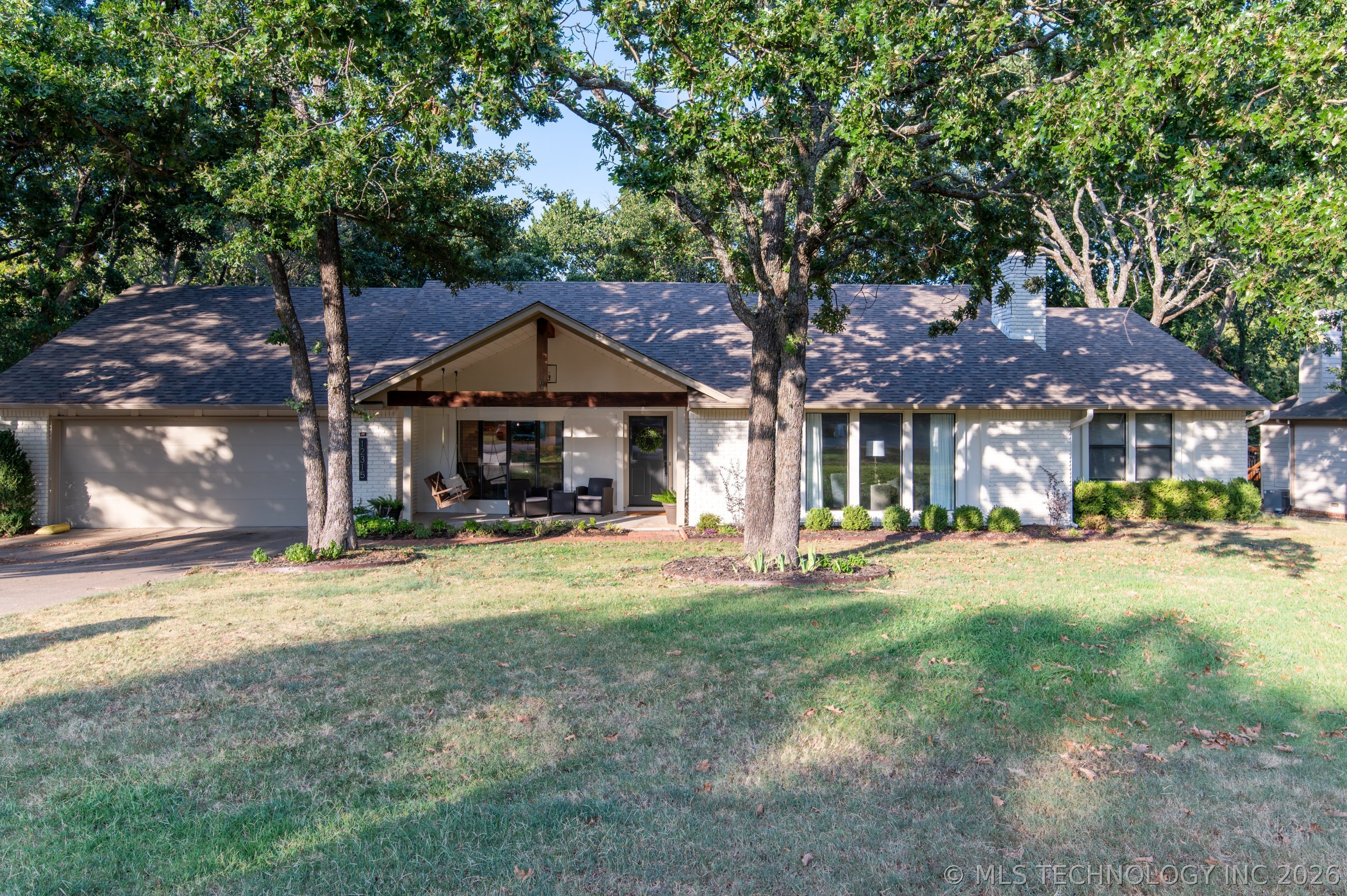 12315 S Skyline Drive Property Photo 1