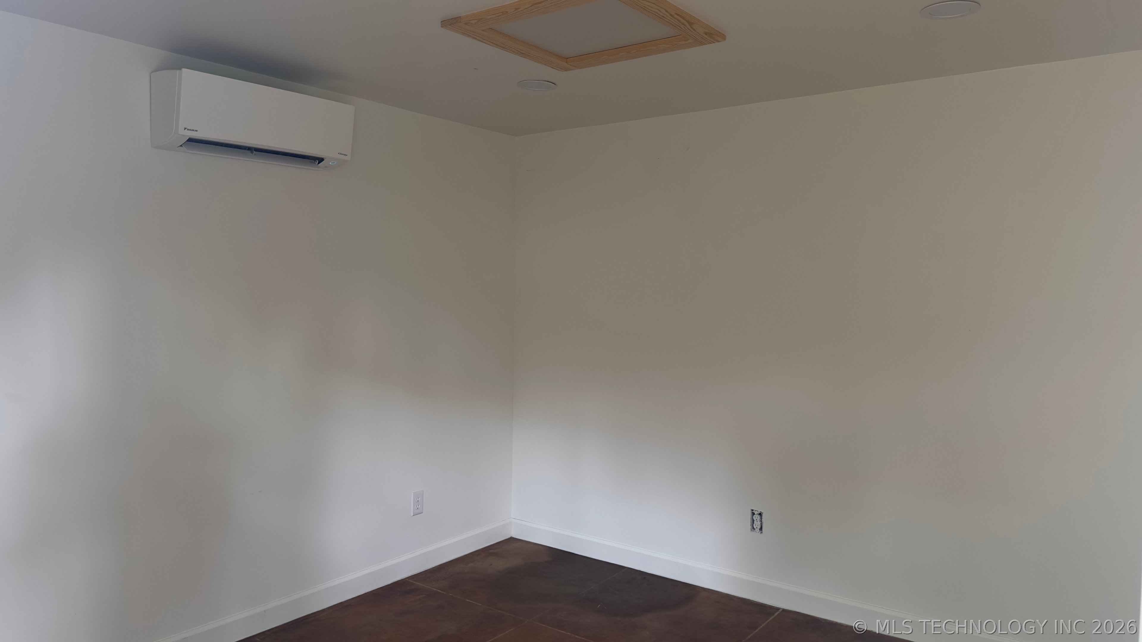 12315 S Skyline Drive Property Photo 25