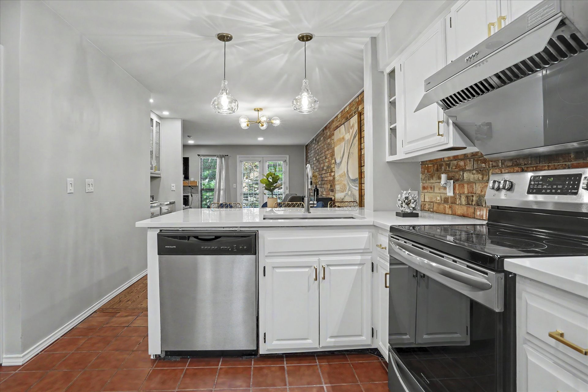 1736 S Cheyenne Avenue 20 Property Photo 16