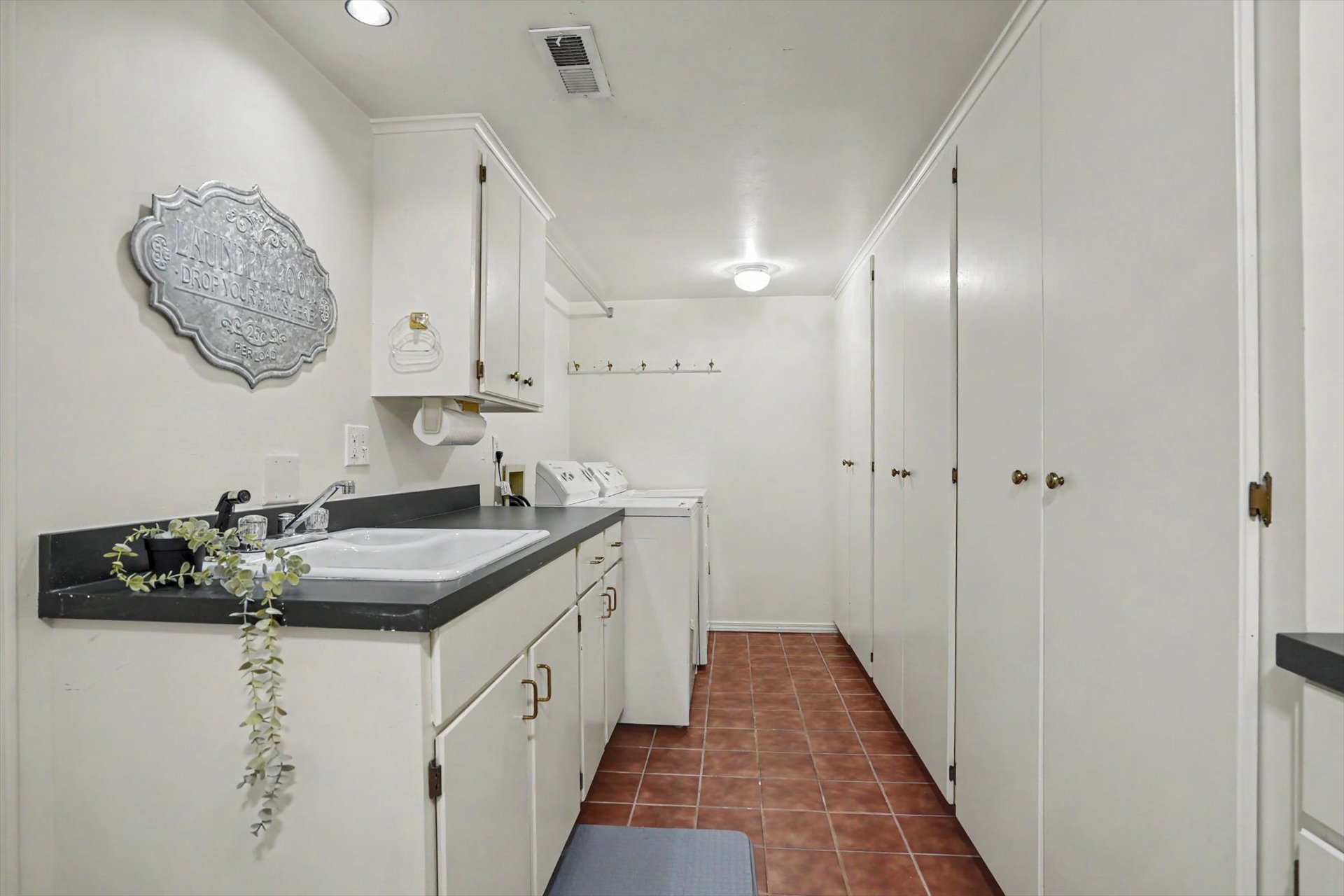 1736 S Cheyenne Avenue 20 Property Photo 27