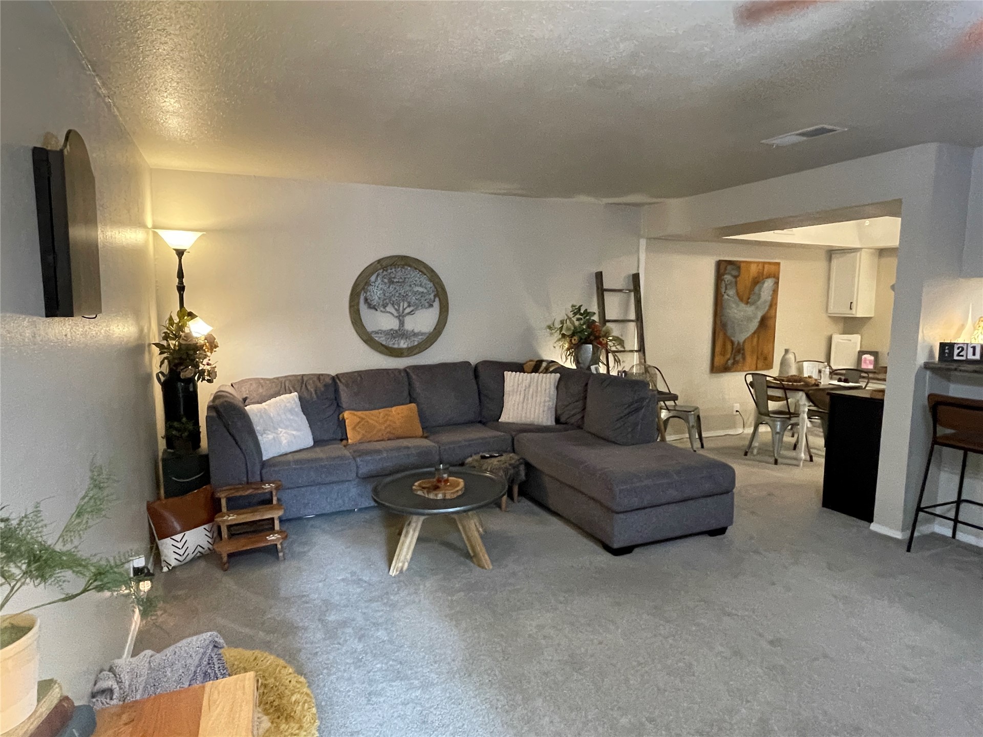 6510 S Memorial Drive 17d Property Photo 2