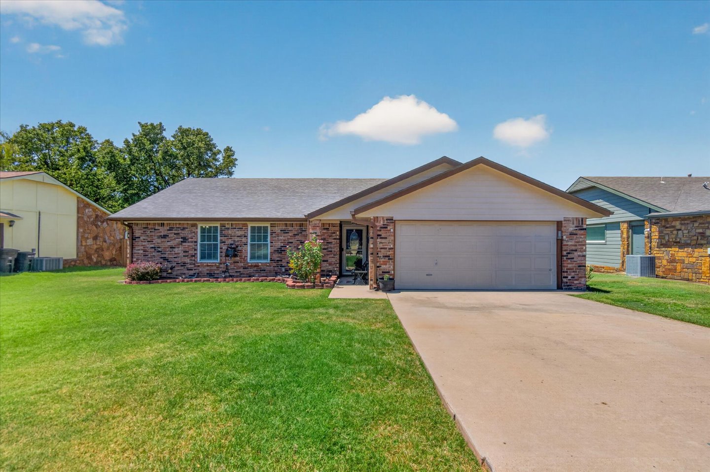 1209 Prairie Heights Property Photo 1