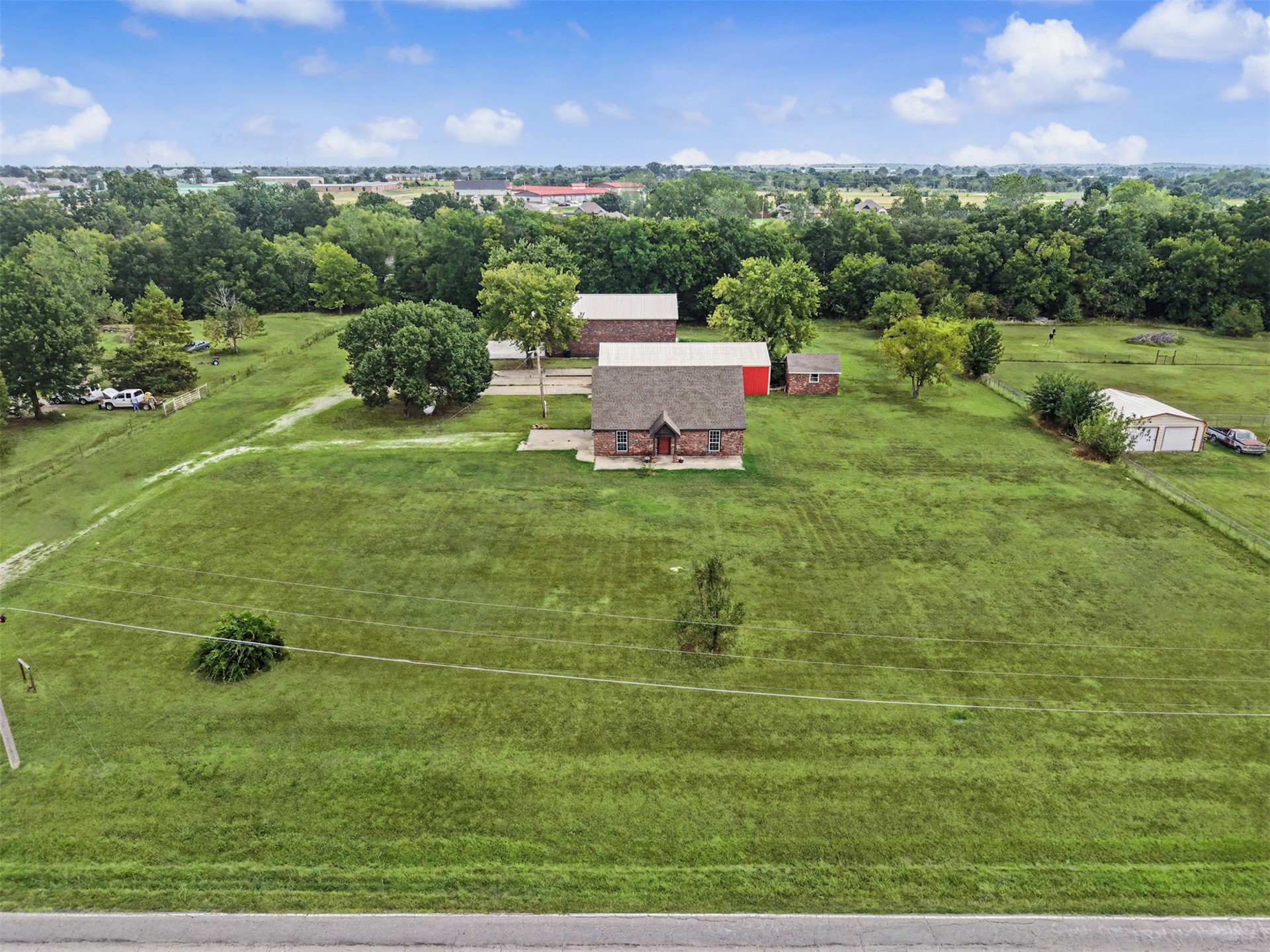 1915 S Lenapah Avenue Property Photo 2