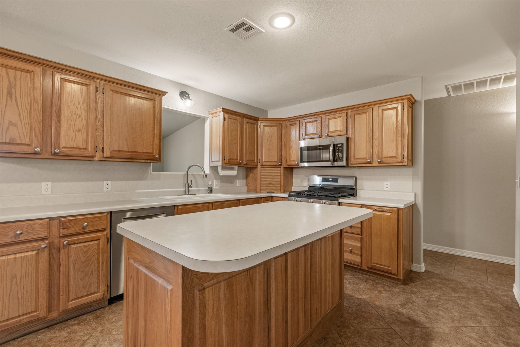 16820 Ranch Land Road Property Photo 13