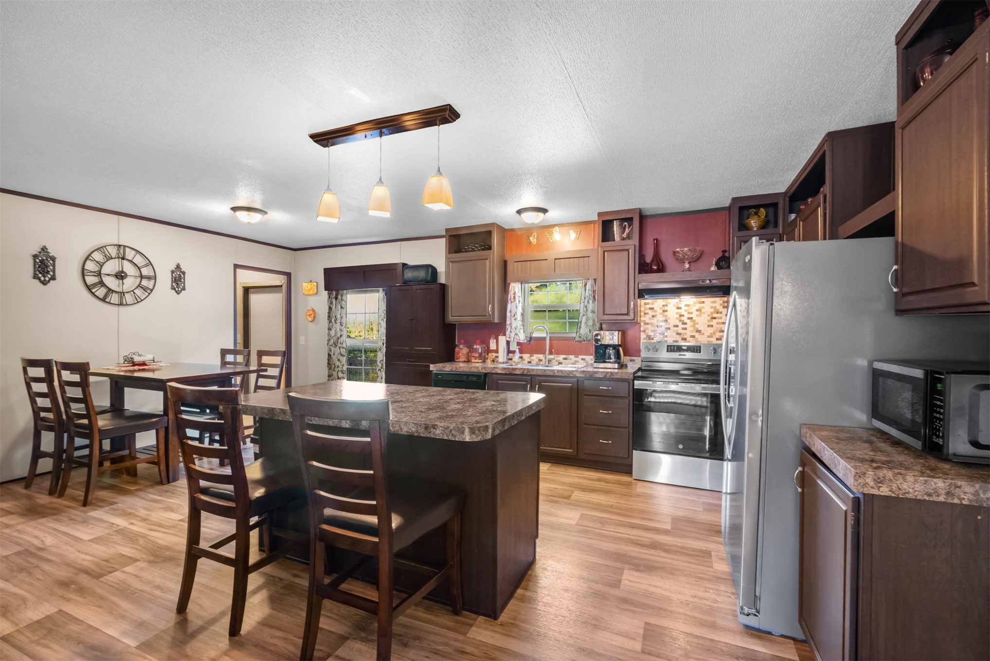 57443 667 Property Photo 14