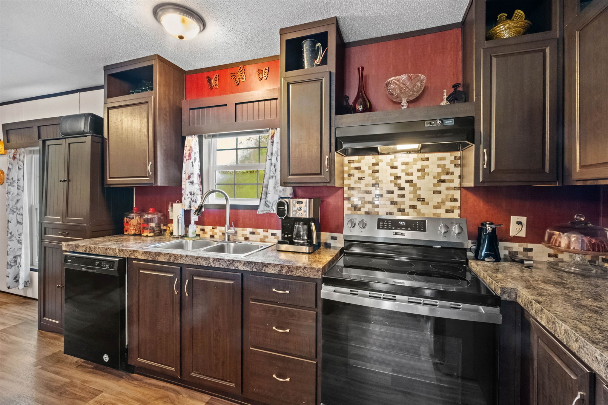 57443 667 Property Photo 17