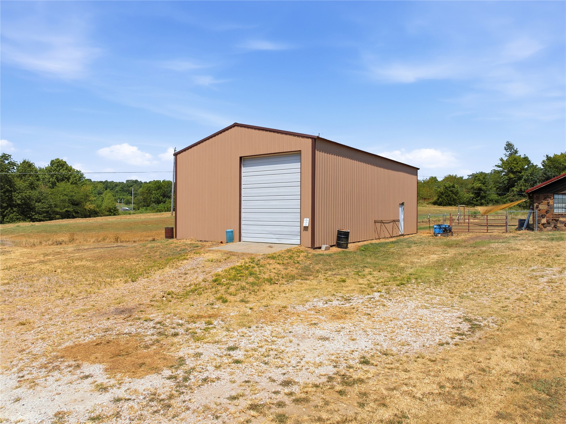 447403 E 1058 Road Property Photo 3