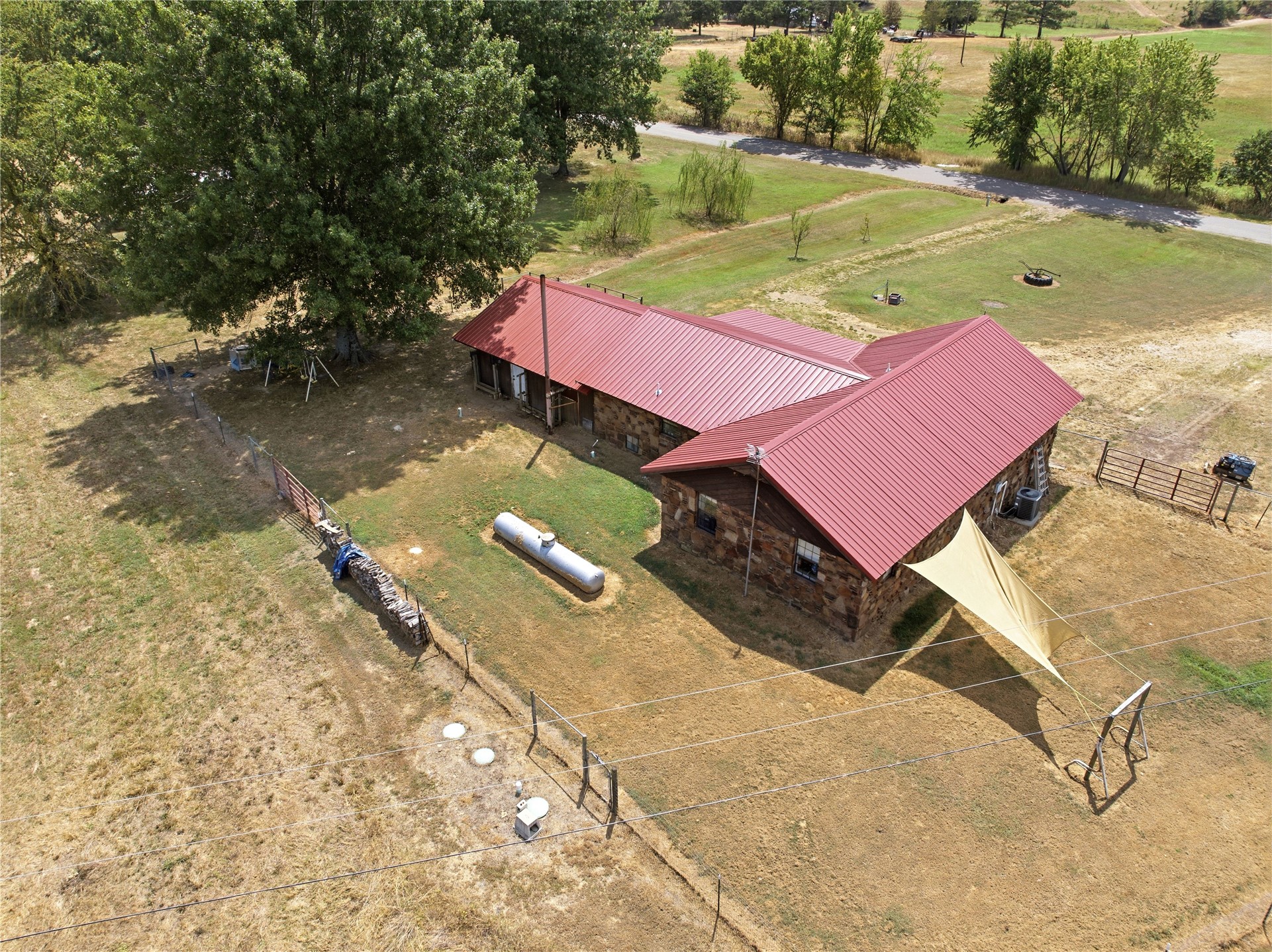 447403 E 1058 Road Property Photo 5