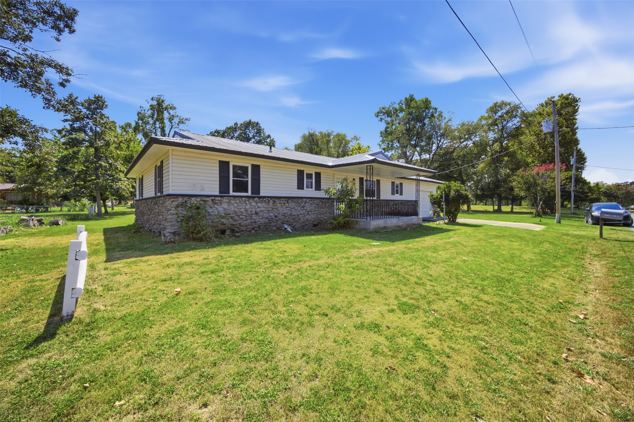 421364 E 1164 Road Property Photo 2