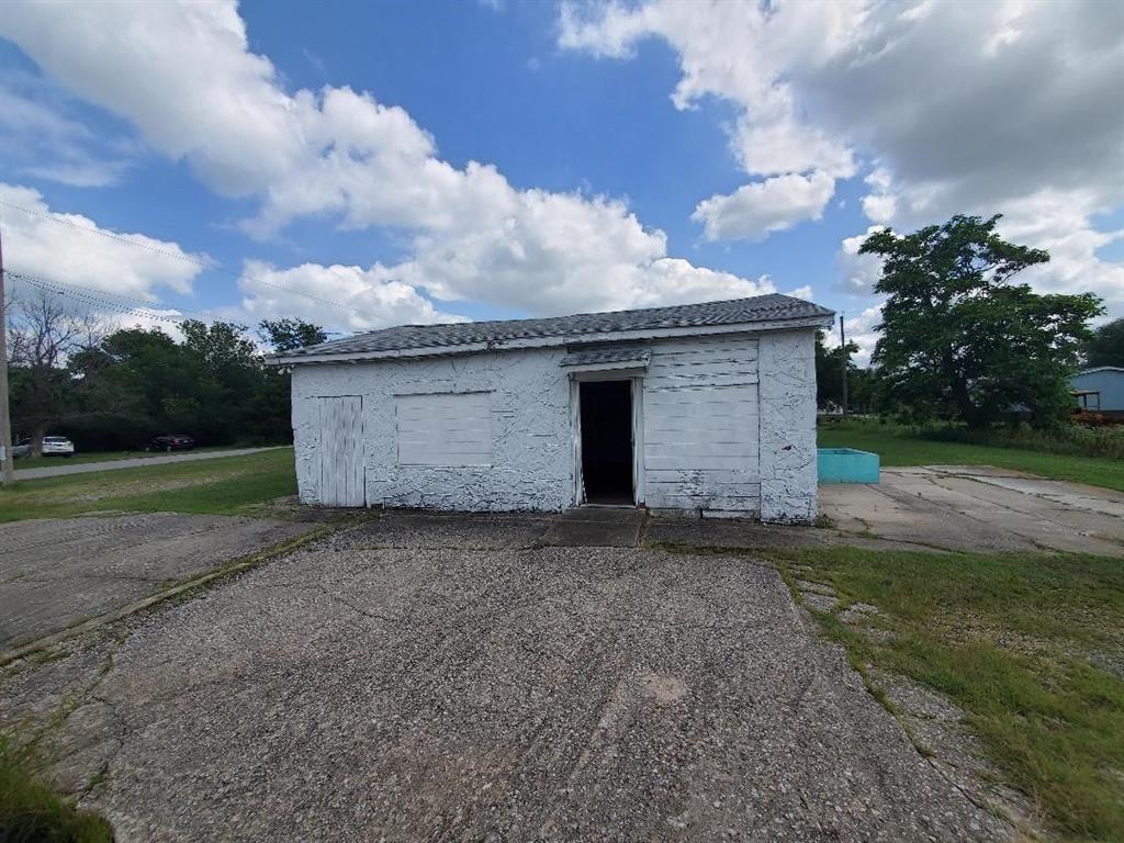 225 E Columbia Street Property Photo 2
