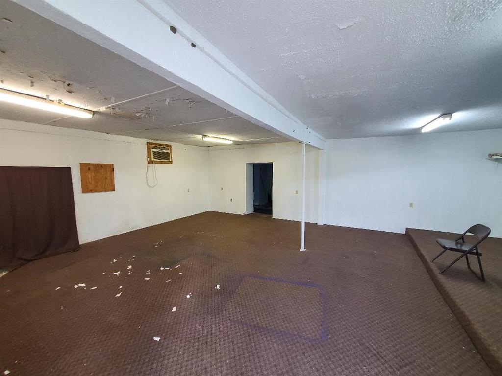 225 E Columbia Street Property Photo 3