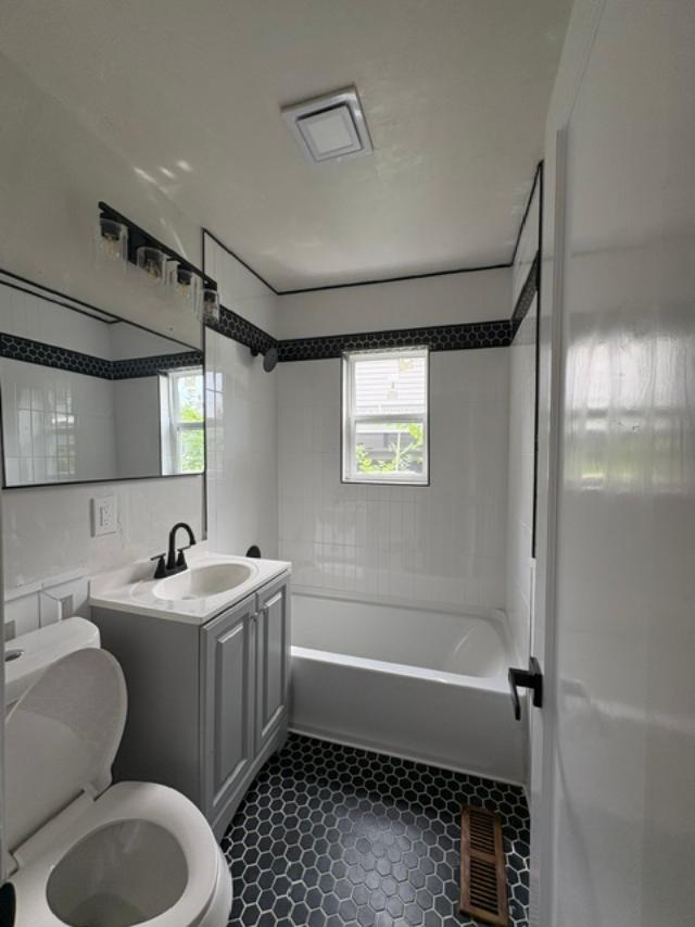 1003 N Urbana Avenue Property Photo 8