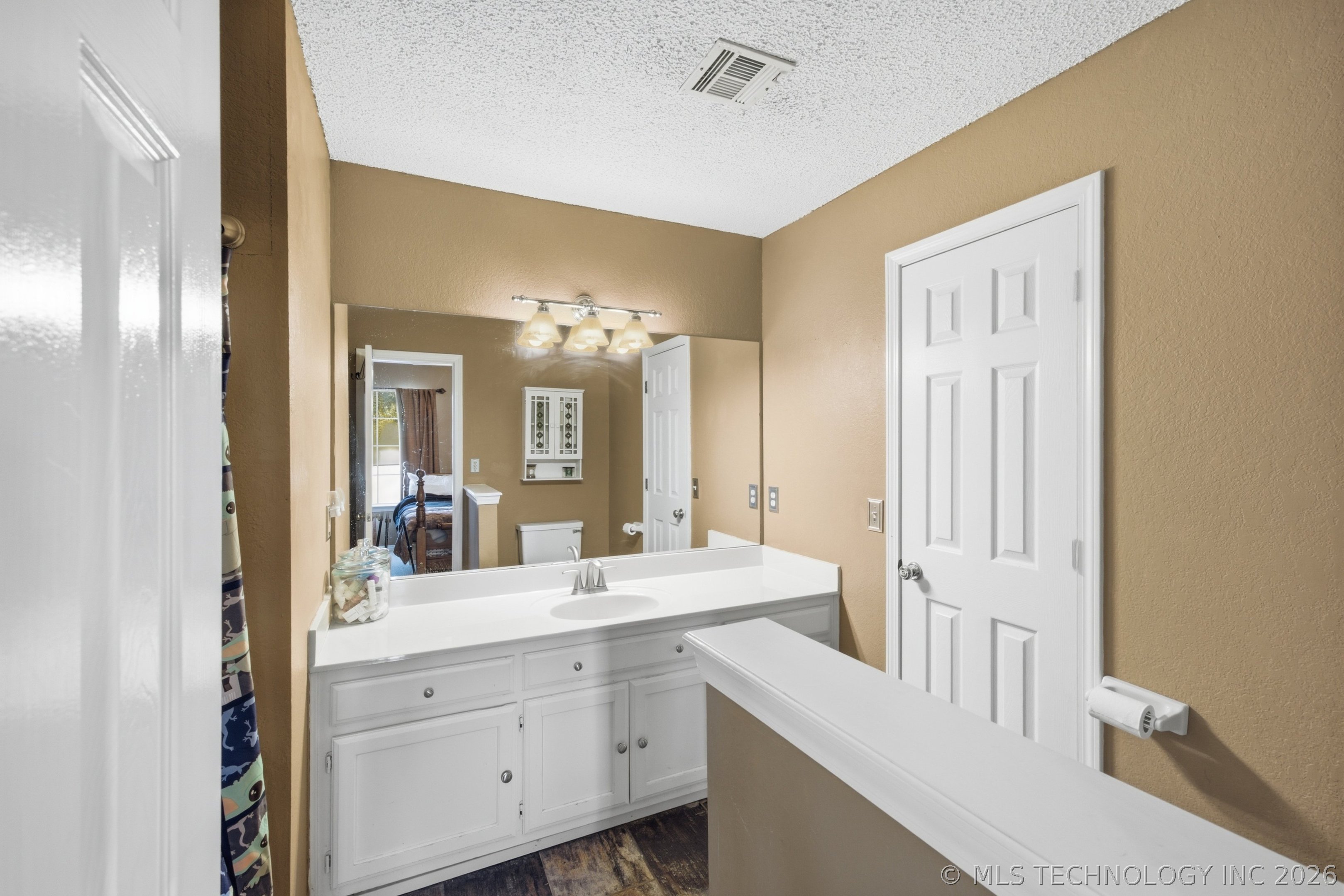 1504 W Gary Street Property Photo 19