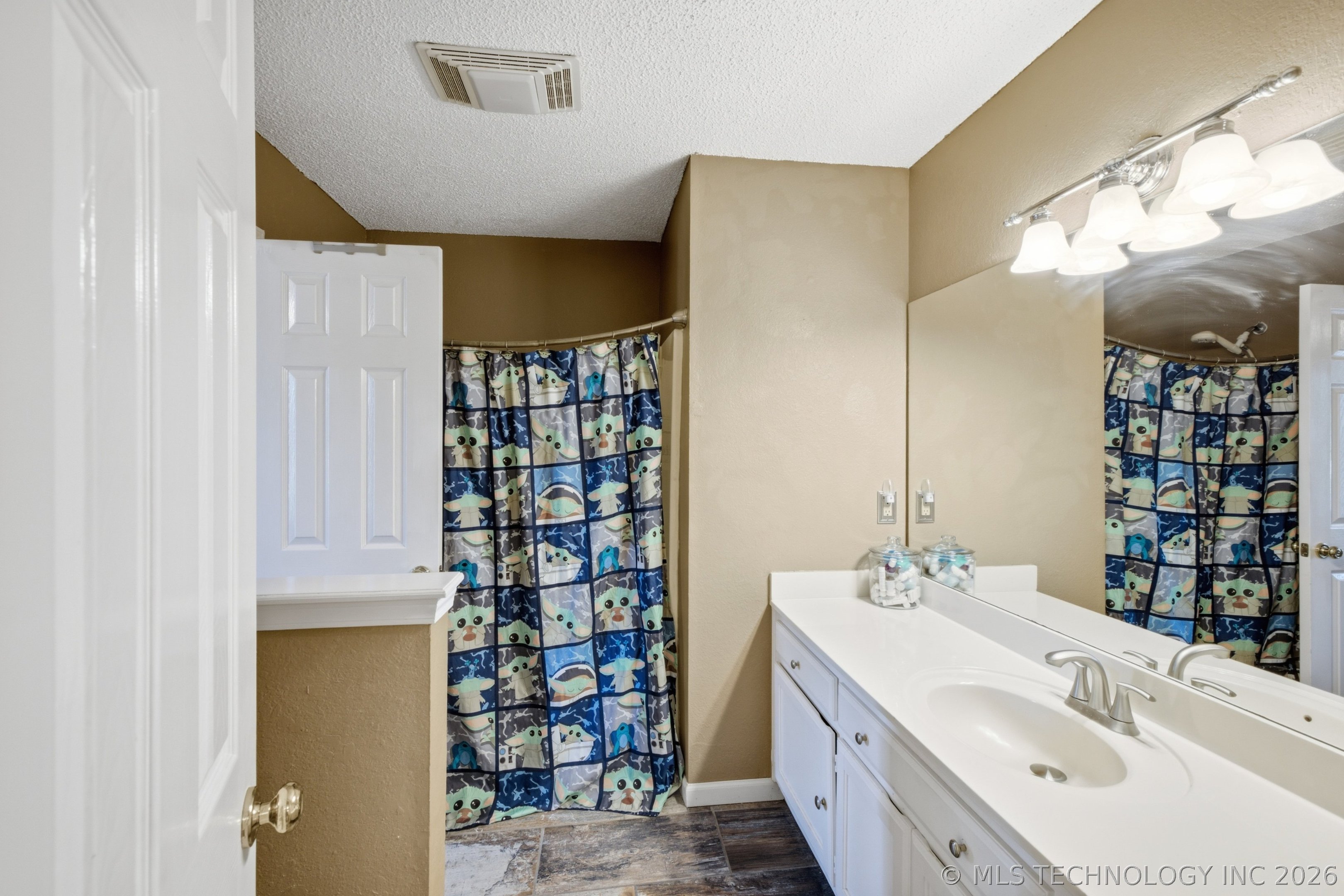 1504 W Gary Street Property Photo 20