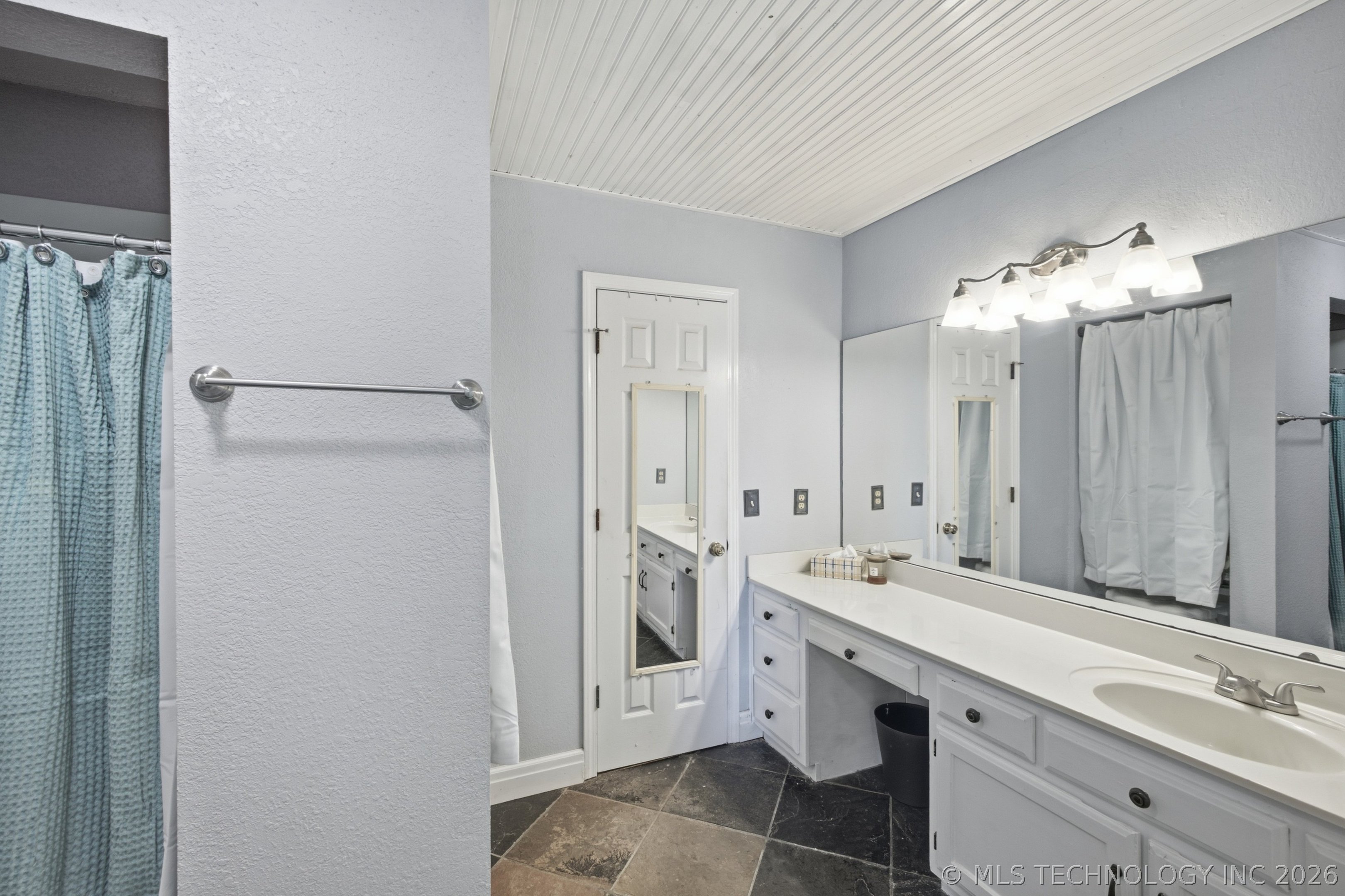 1504 W Gary Street Property Photo 31