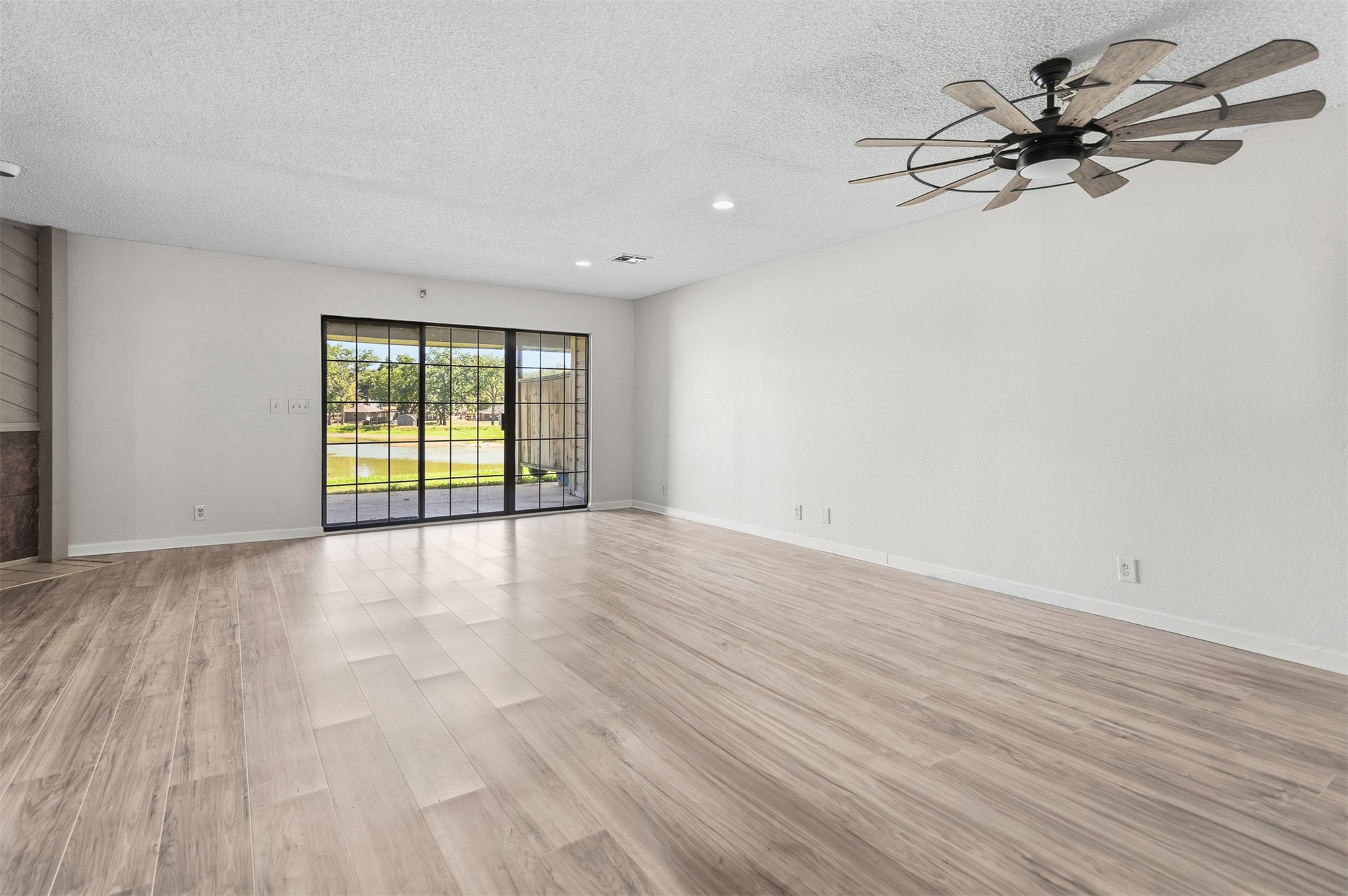 17 Valley View Drive C Property Photo 4
