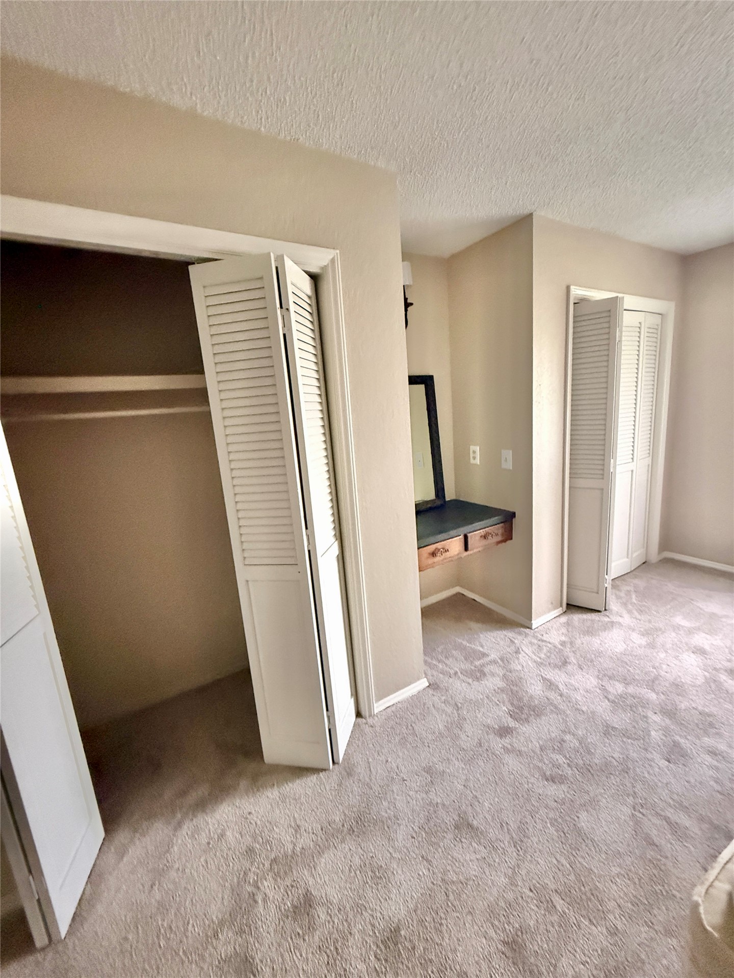 1741 W Young Street W Property Photo 6