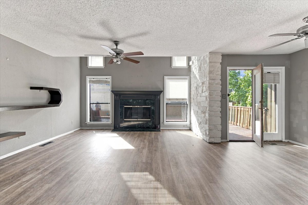 5923 S Atlanta Avenue 2 Property Photo 3