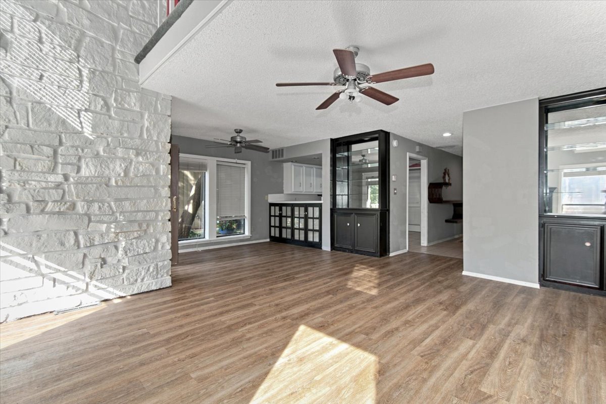 5923 S Atlanta Avenue 2 Property Photo 4