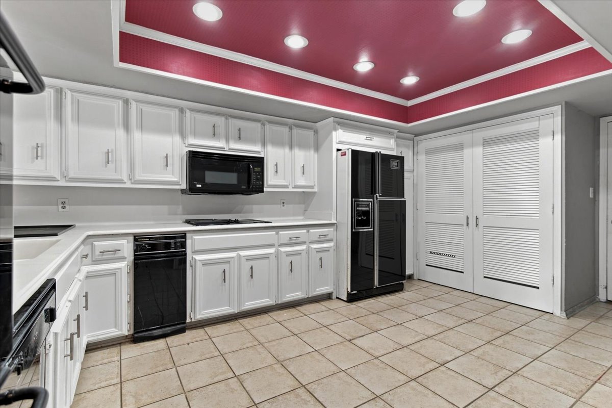 5923 S Atlanta Avenue 2 Property Photo 5