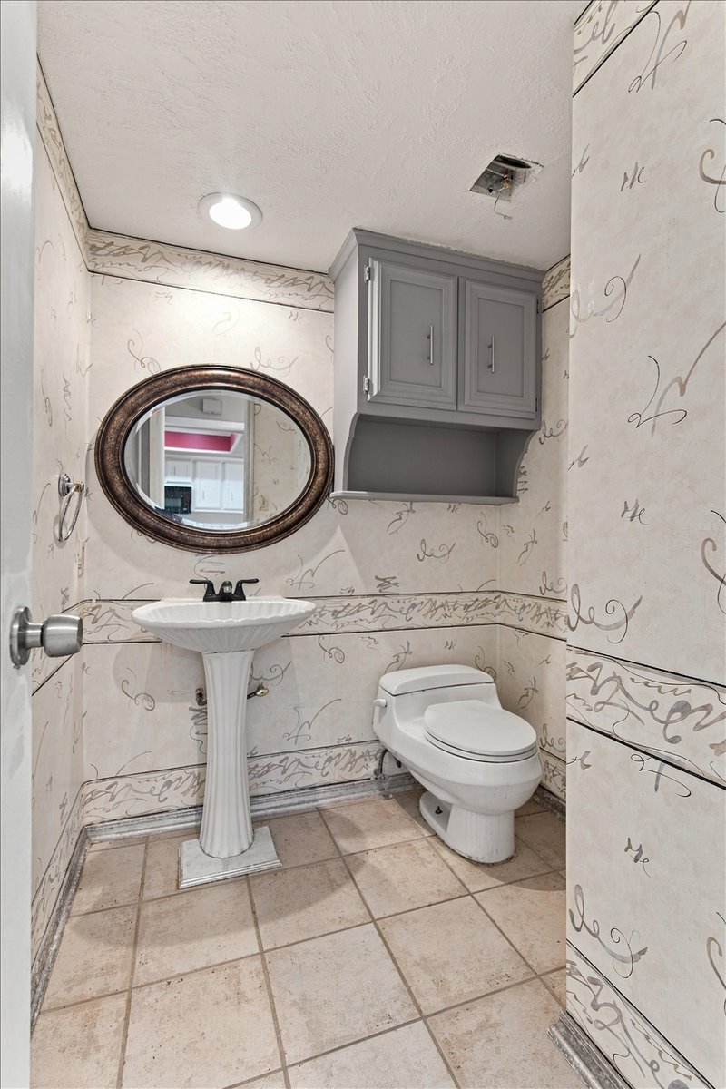 5923 S Atlanta Avenue 2 Property Photo 6