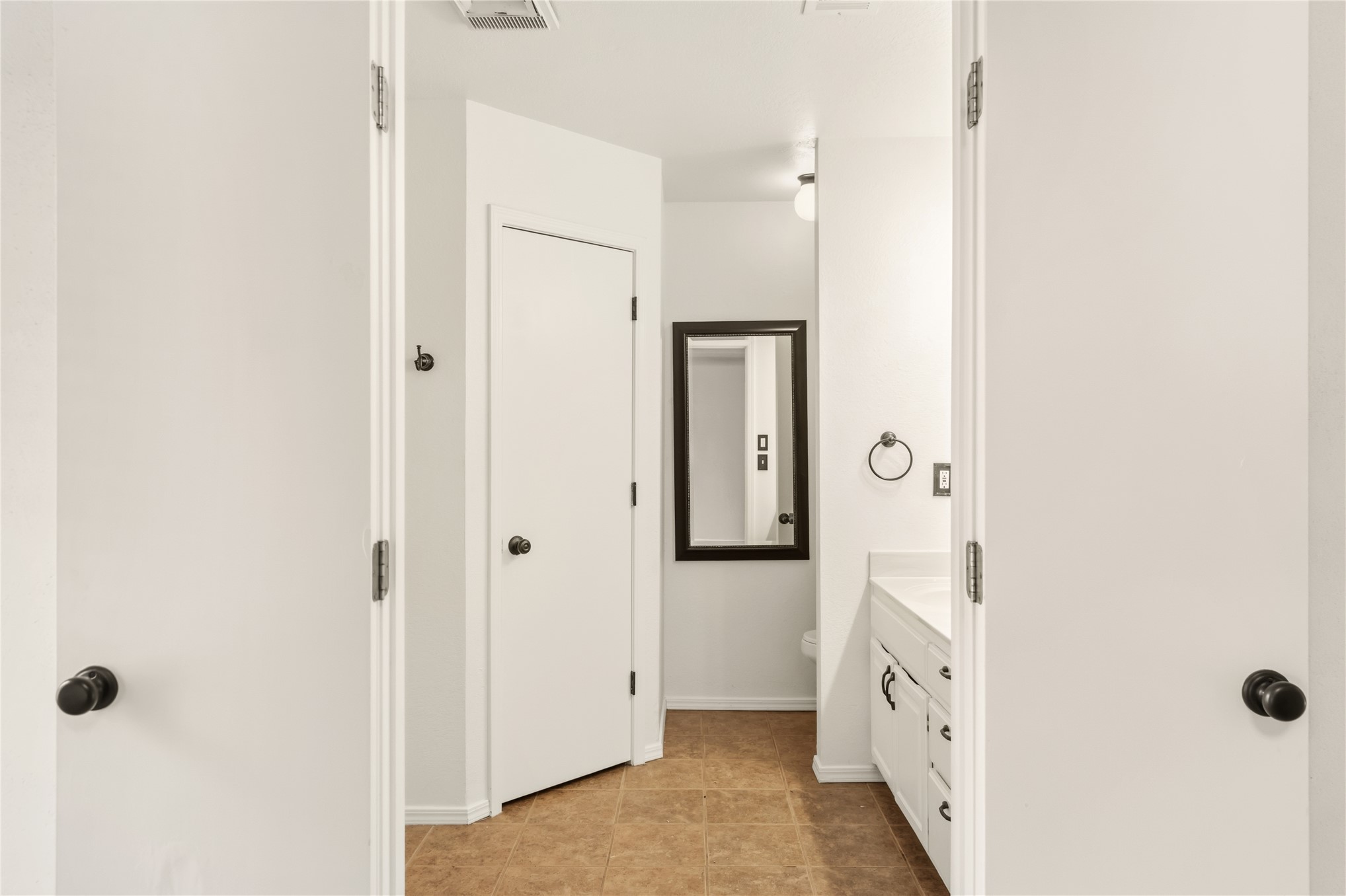 14203 S New Haven Street Property Photo 22