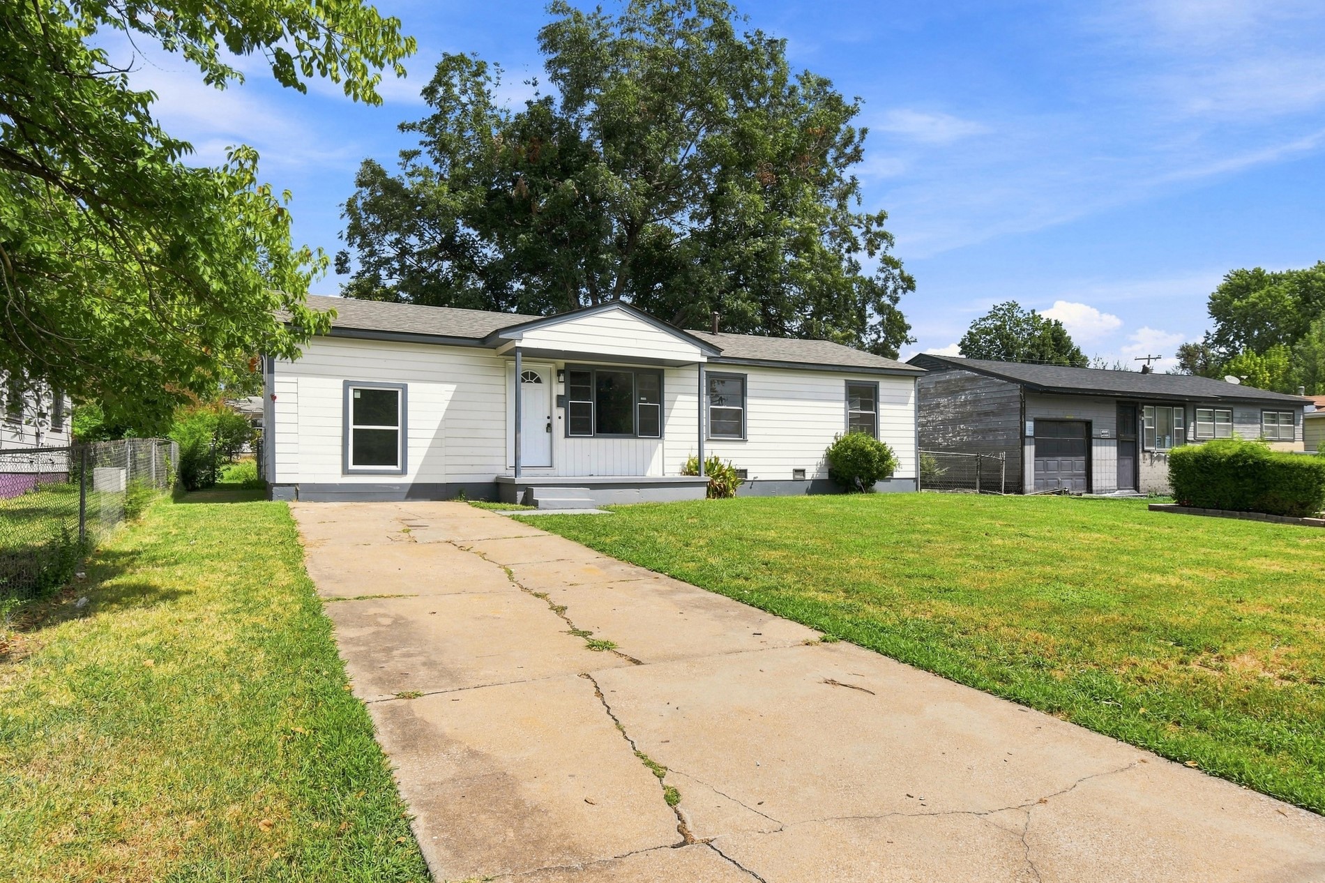 835 E 52nd Street N