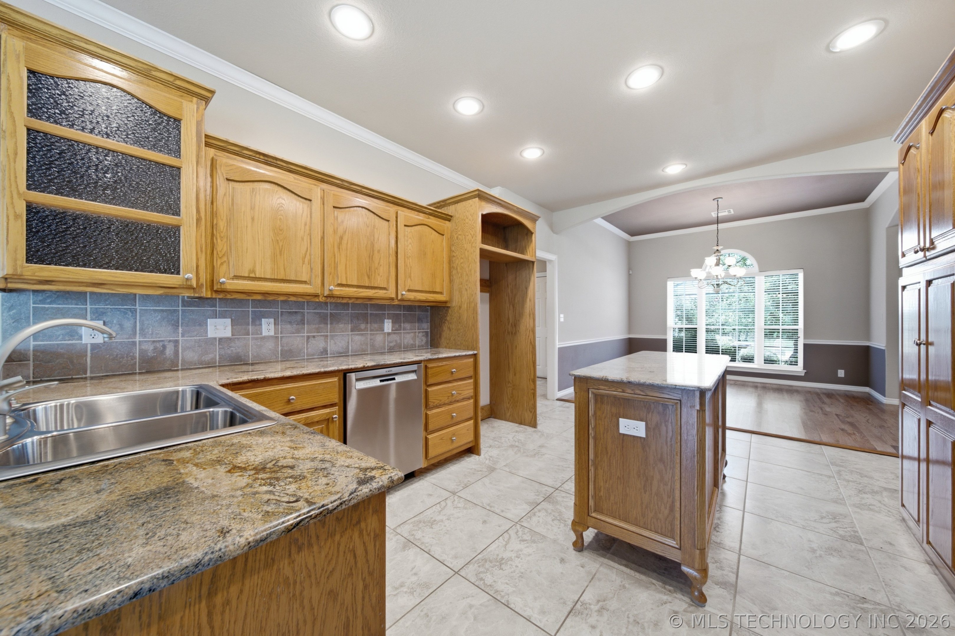 11099 S 55th West West Avenue Property Photo 13