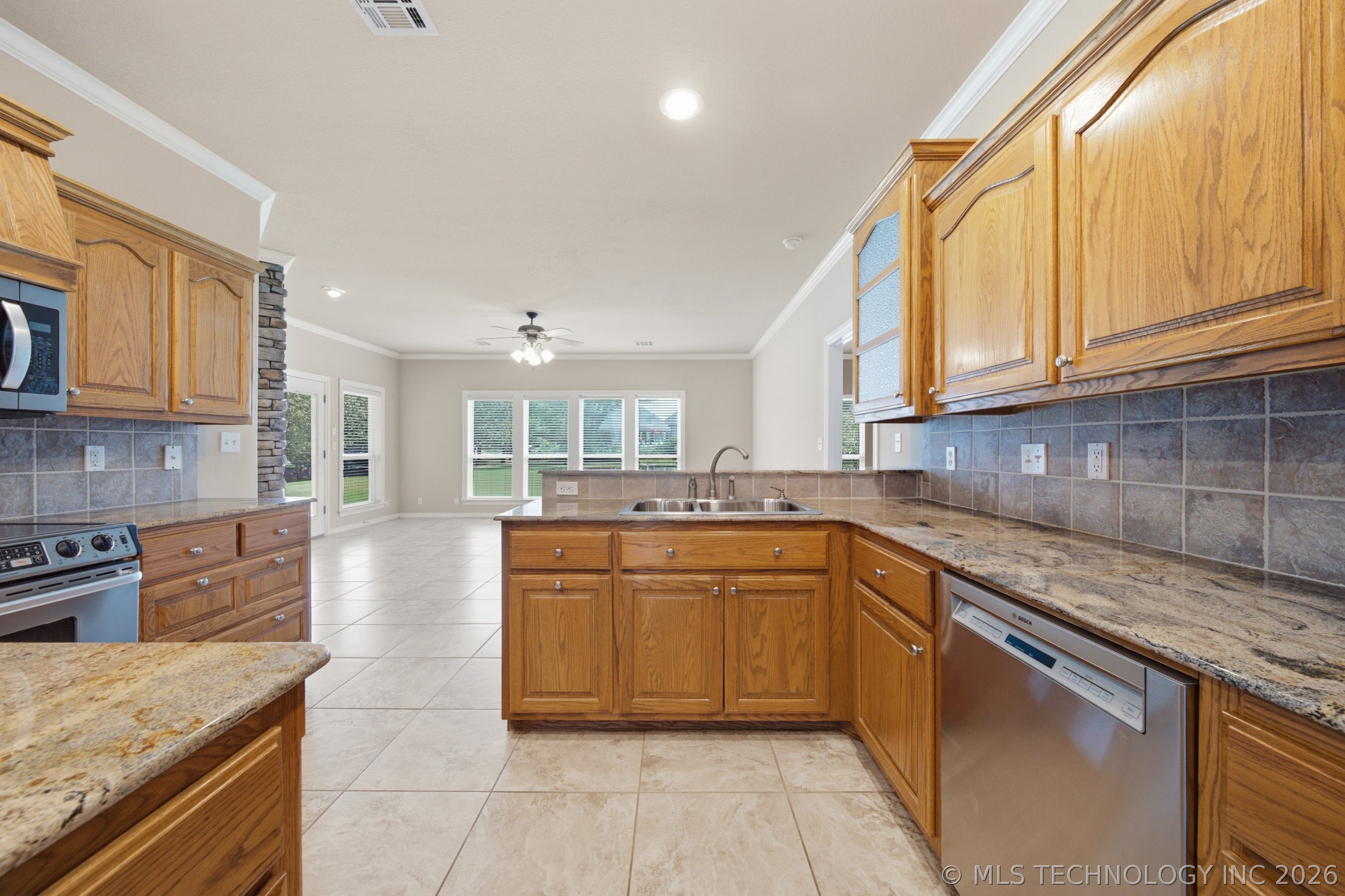 11099 S 55th West West Avenue Property Photo 15