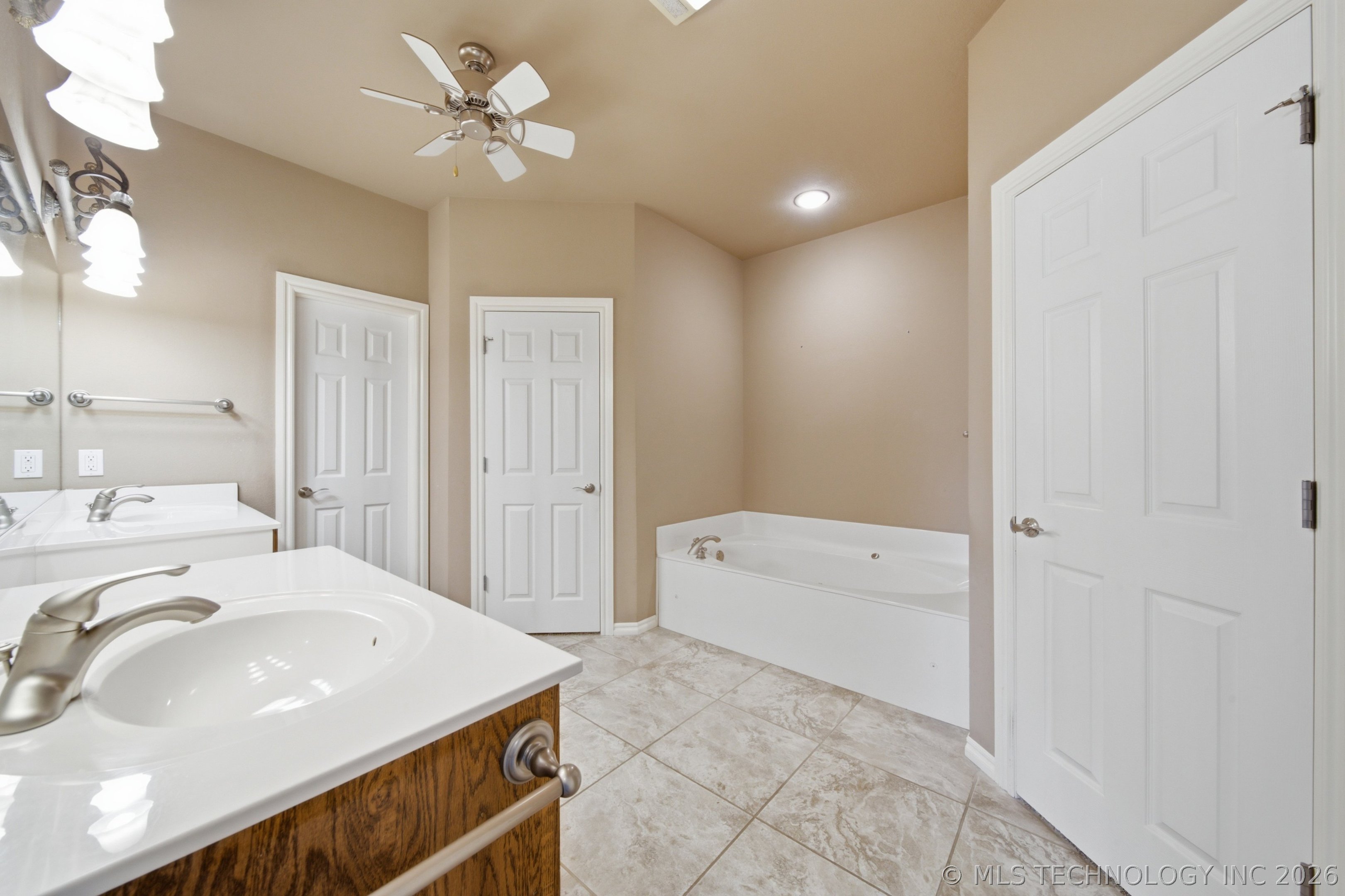 11099 S 55th West West Avenue Property Photo 22