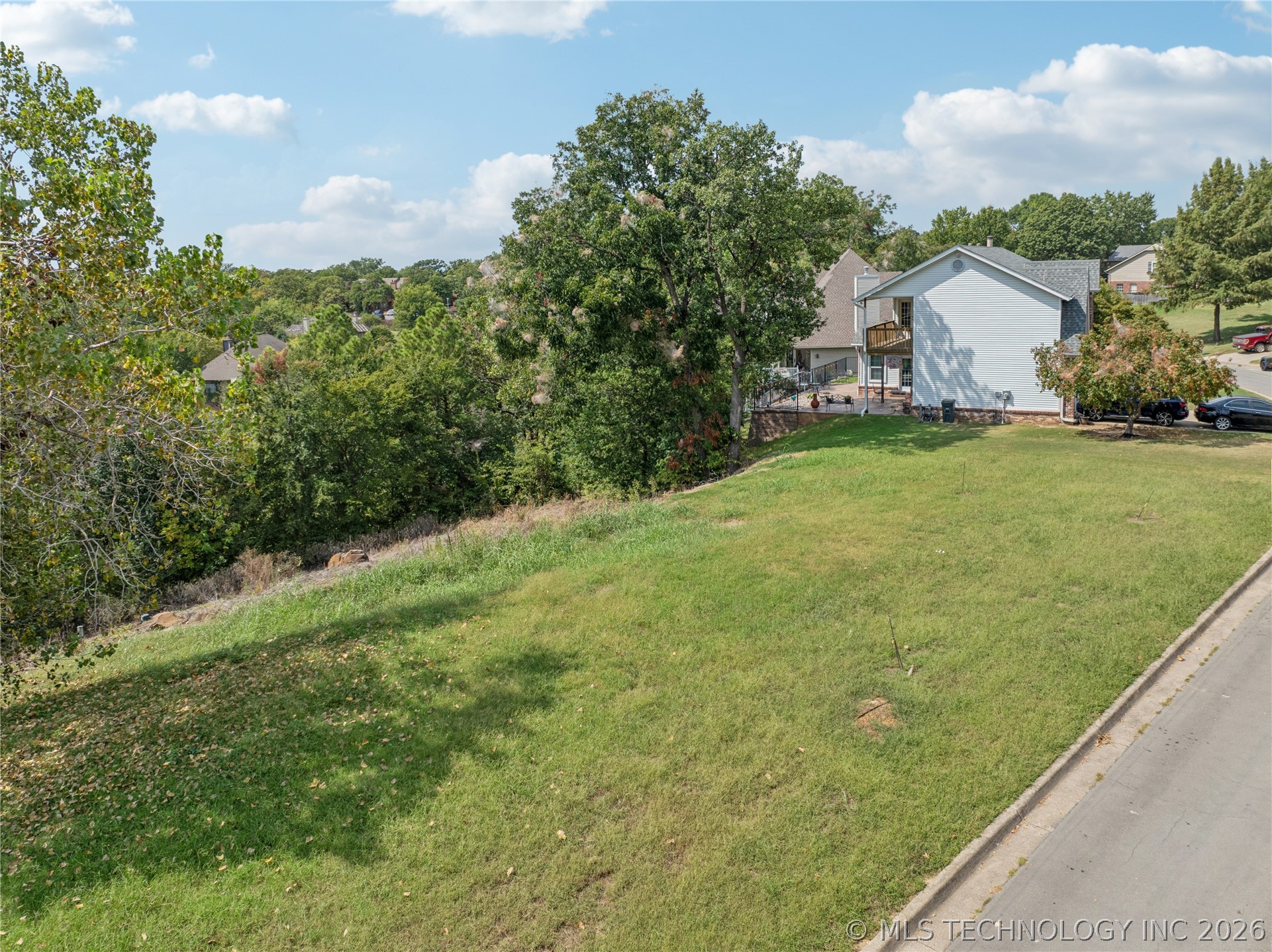 7738 S Canton Avenue Property Photo 4