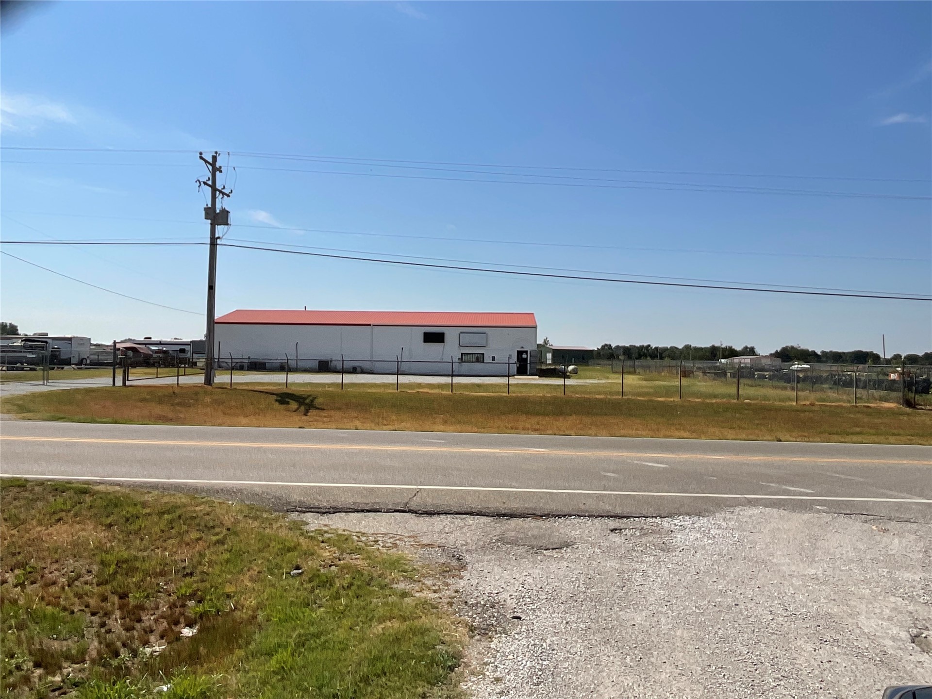 64571 E 290 Road Property Photo 1