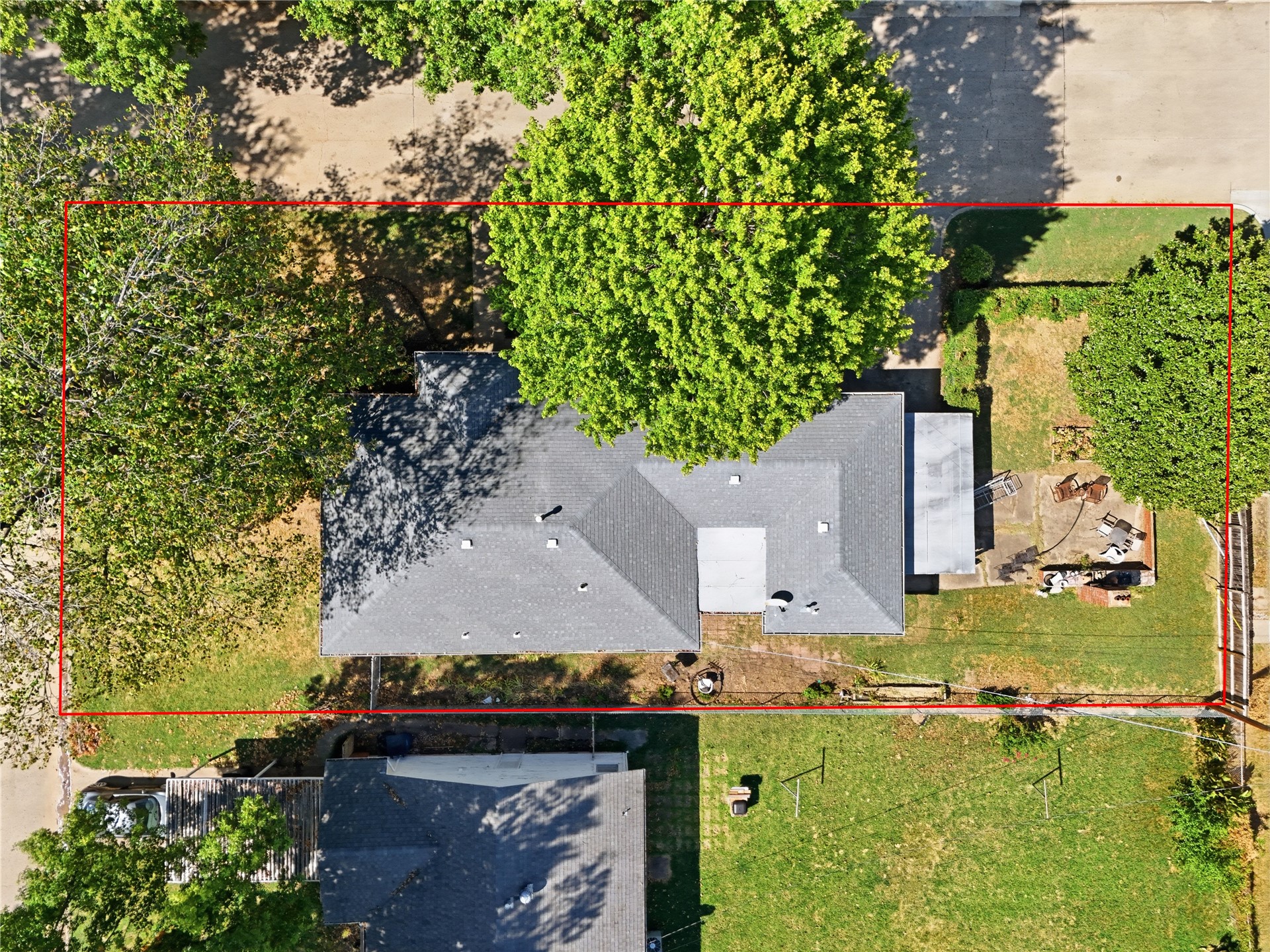 1004 E 38th Street Property Photo 5