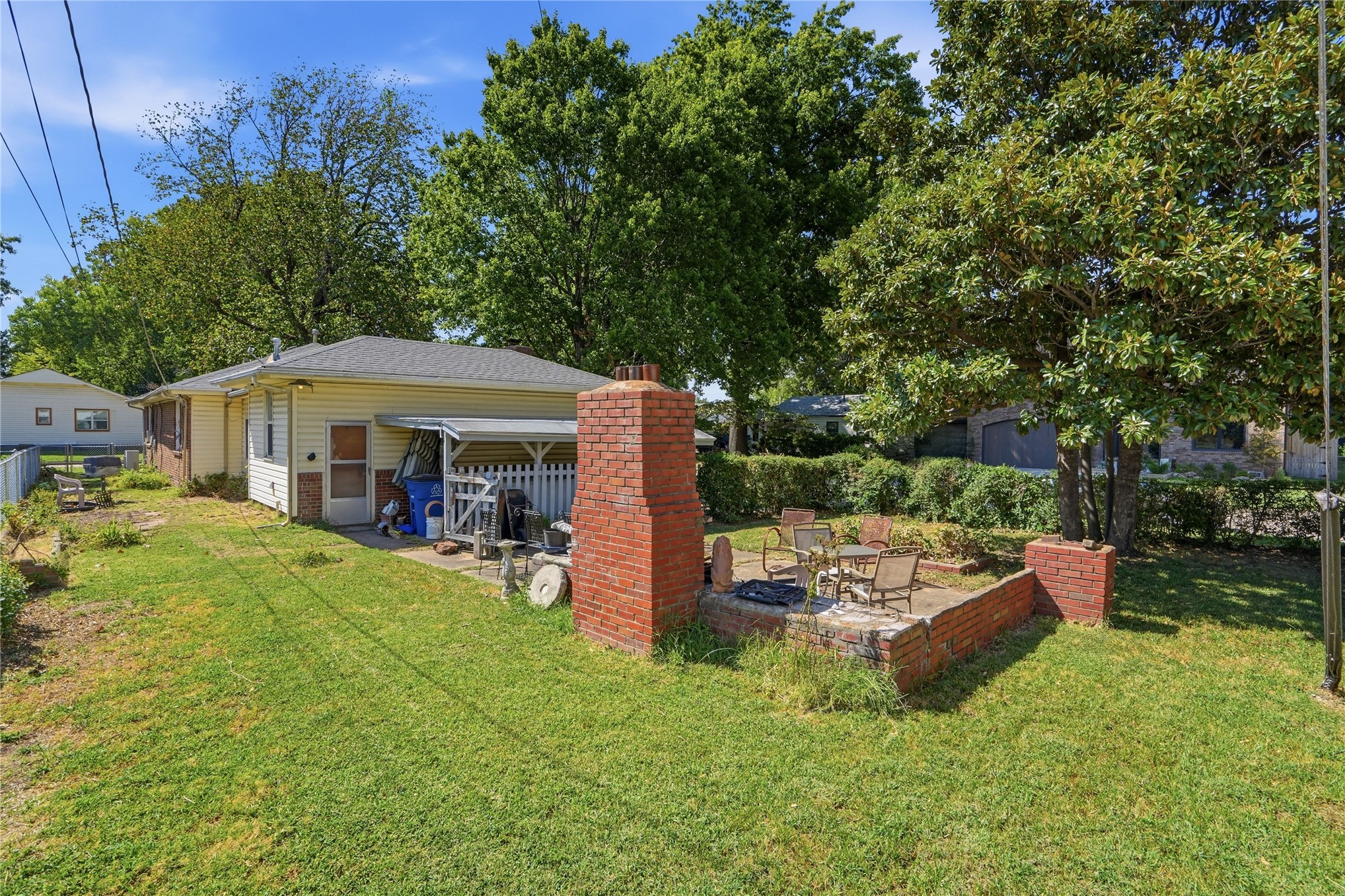 1004 E 38th Street Property Photo 10