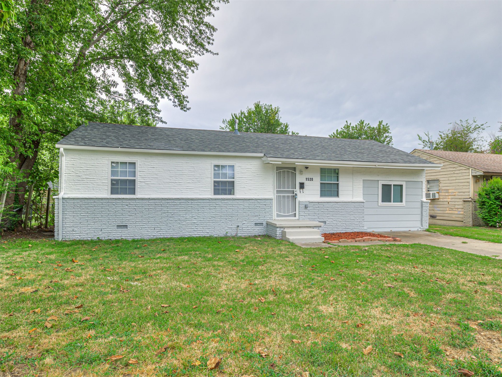 1520 E 51st Place N