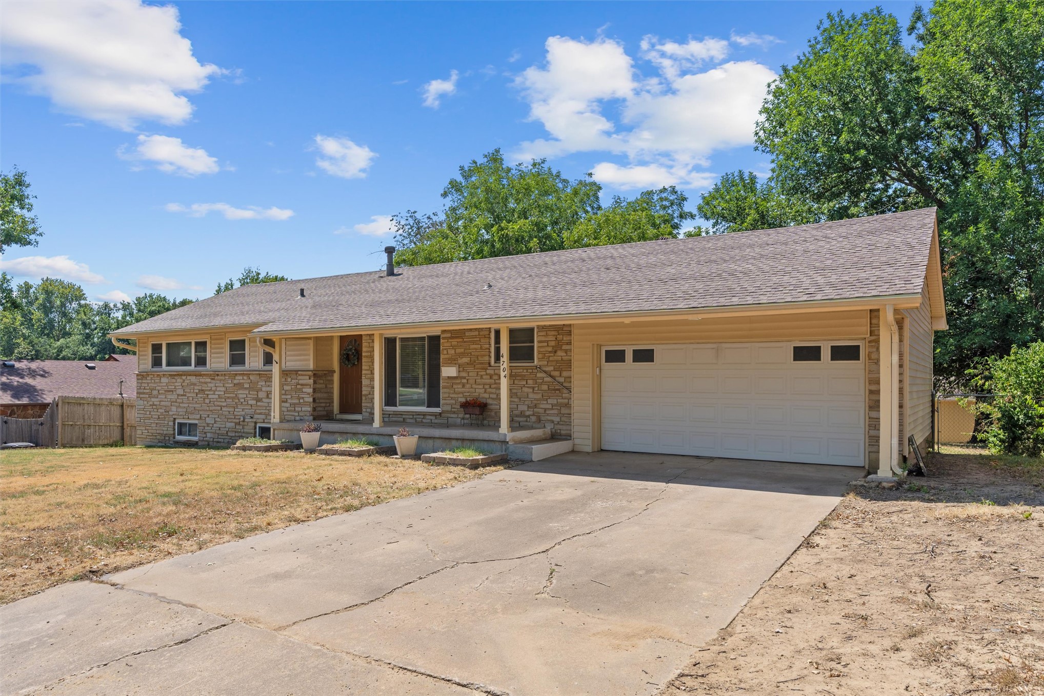 4704 Brookline Drive Property Photo 2