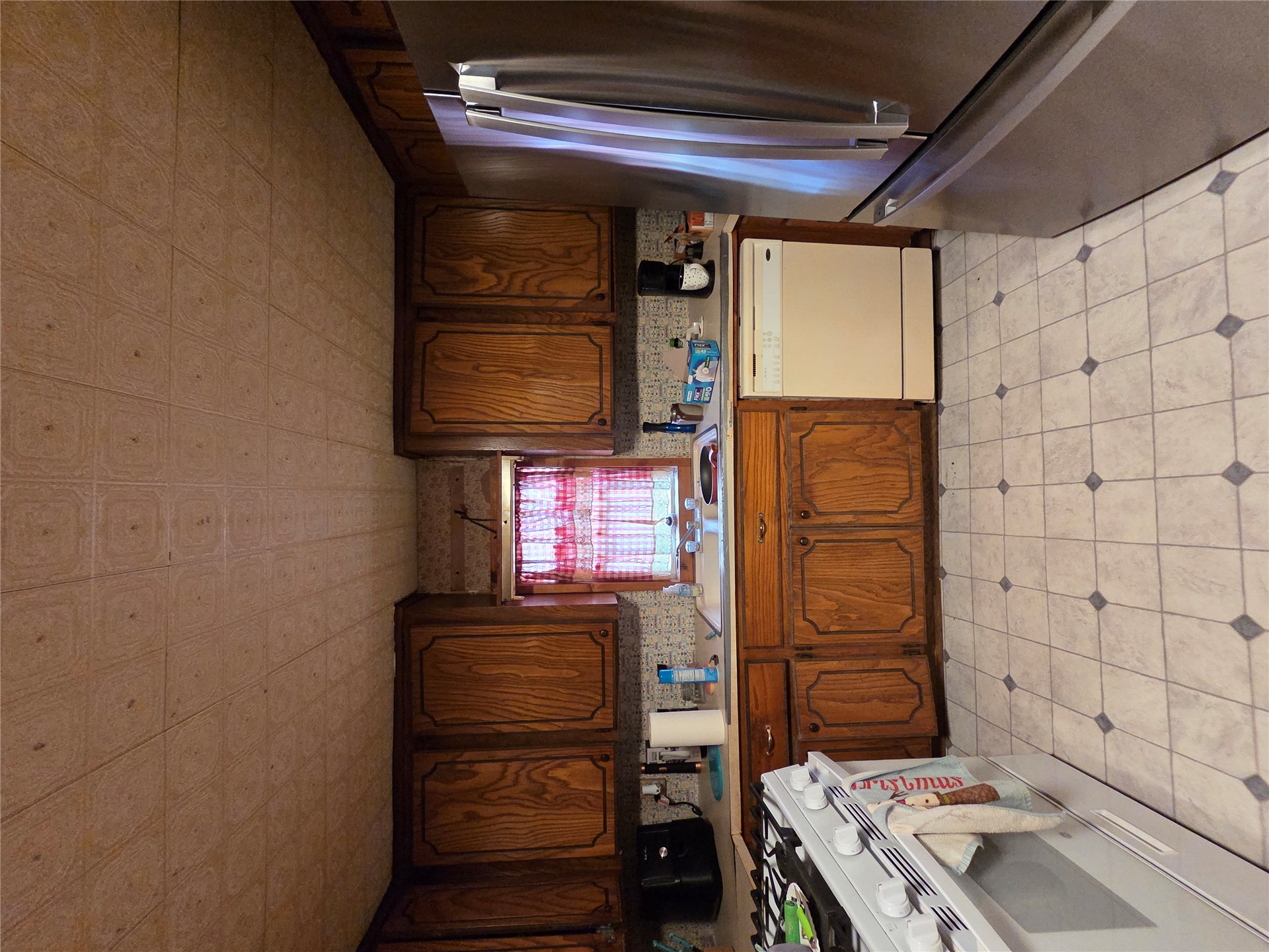 709 W 17th Property Photo 10