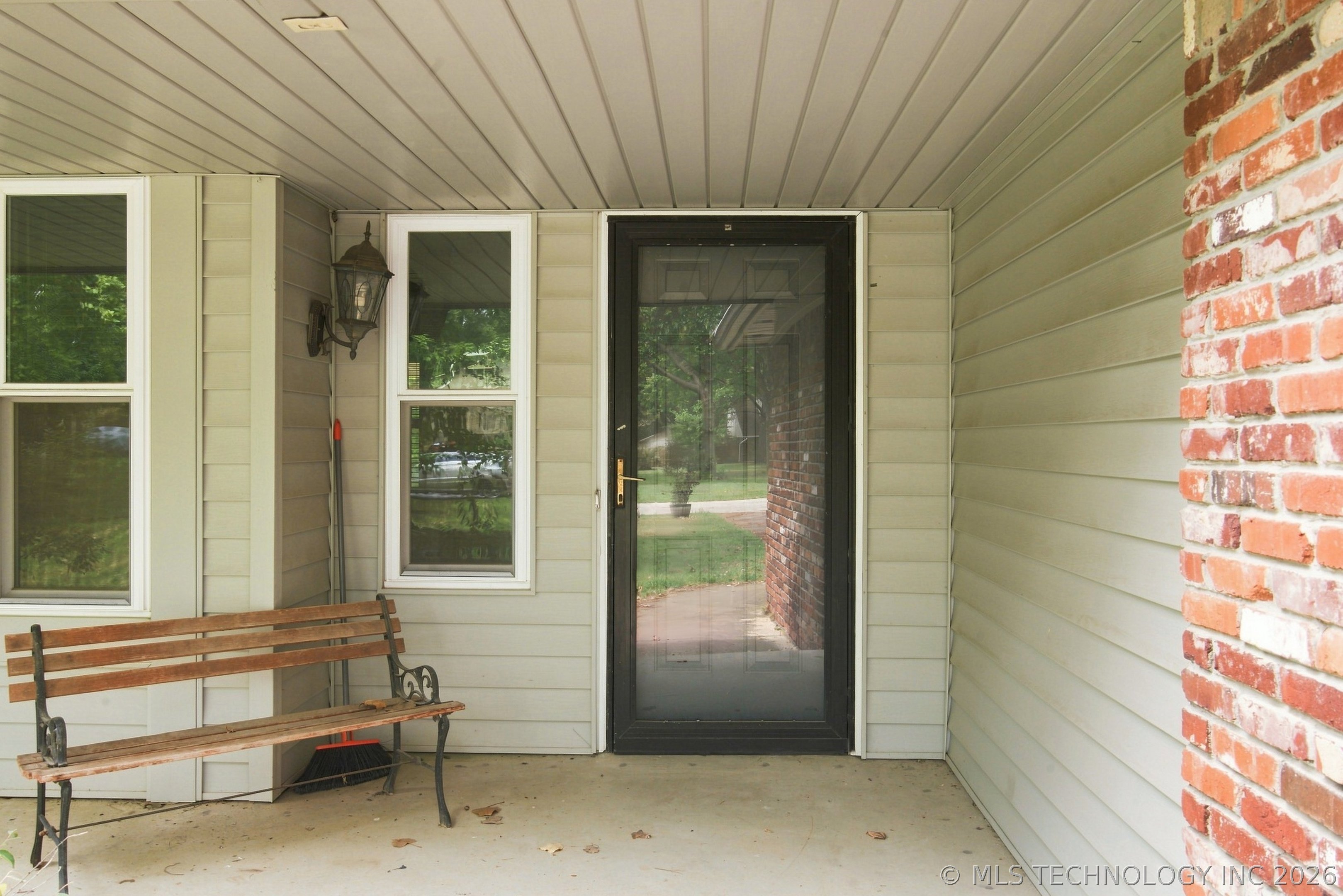 7504 S Dennis Boulevard Property Photo 3