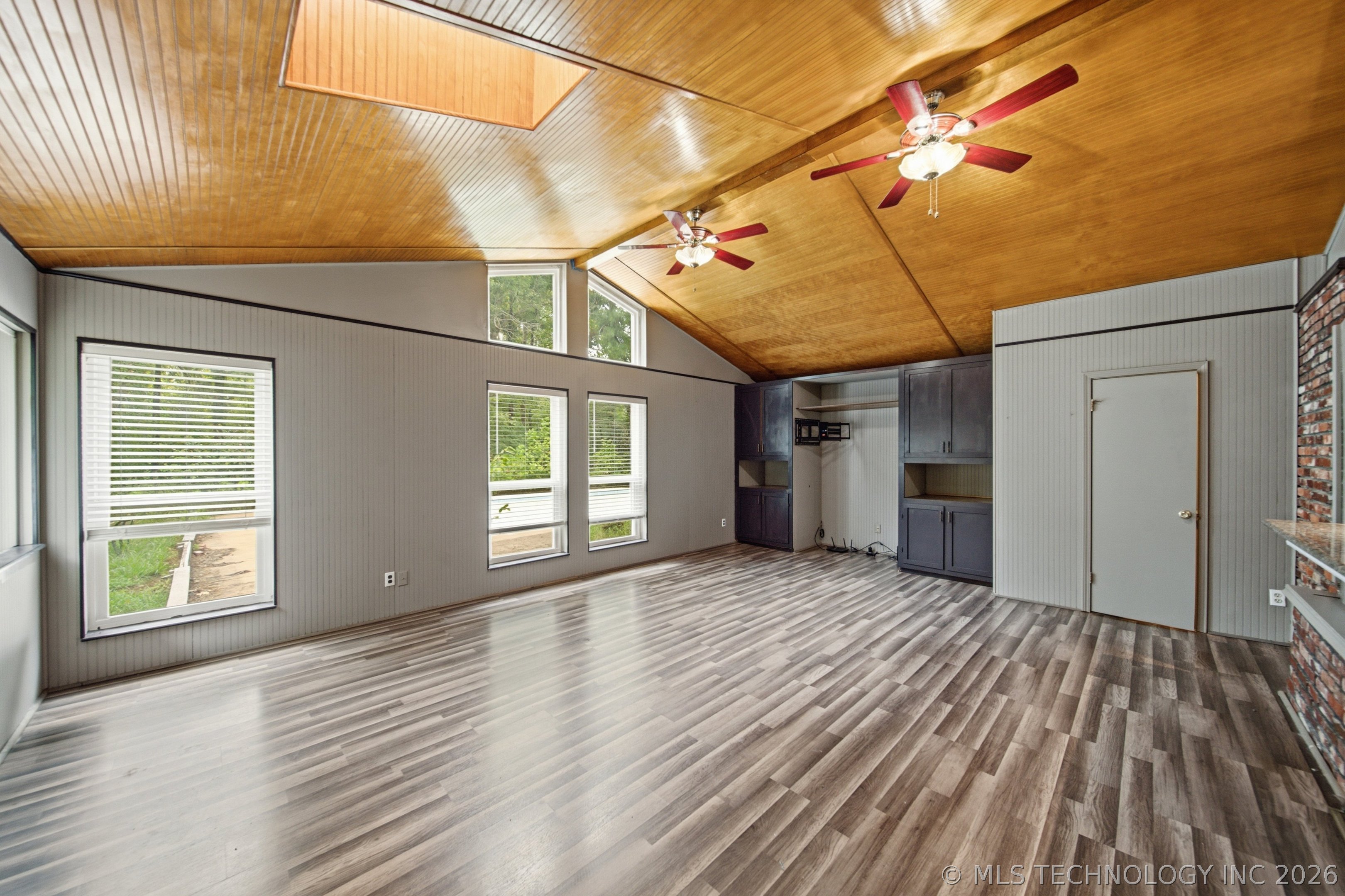 7504 S Dennis Boulevard Property Photo 5
