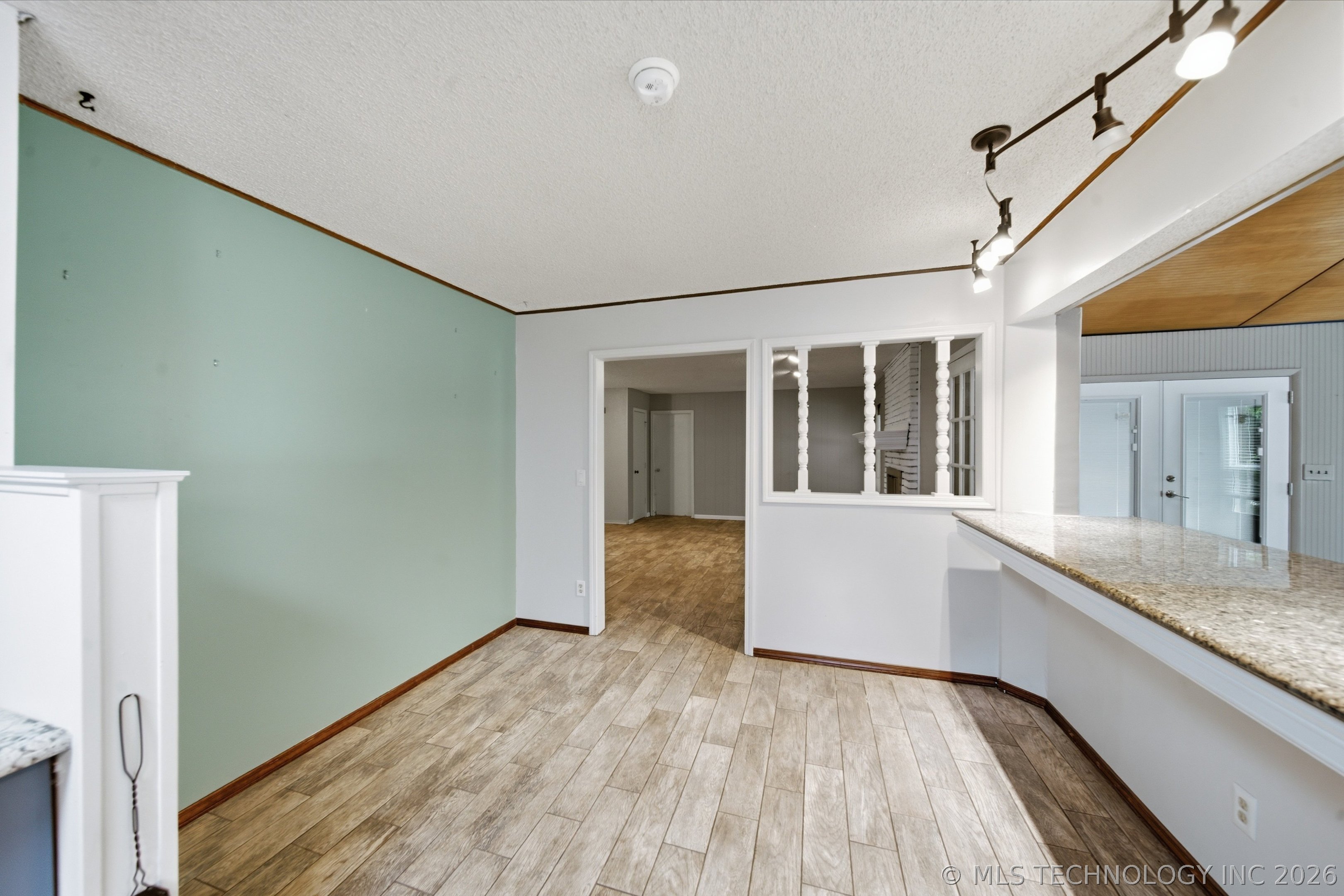 7504 S Dennis Boulevard Property Photo 9