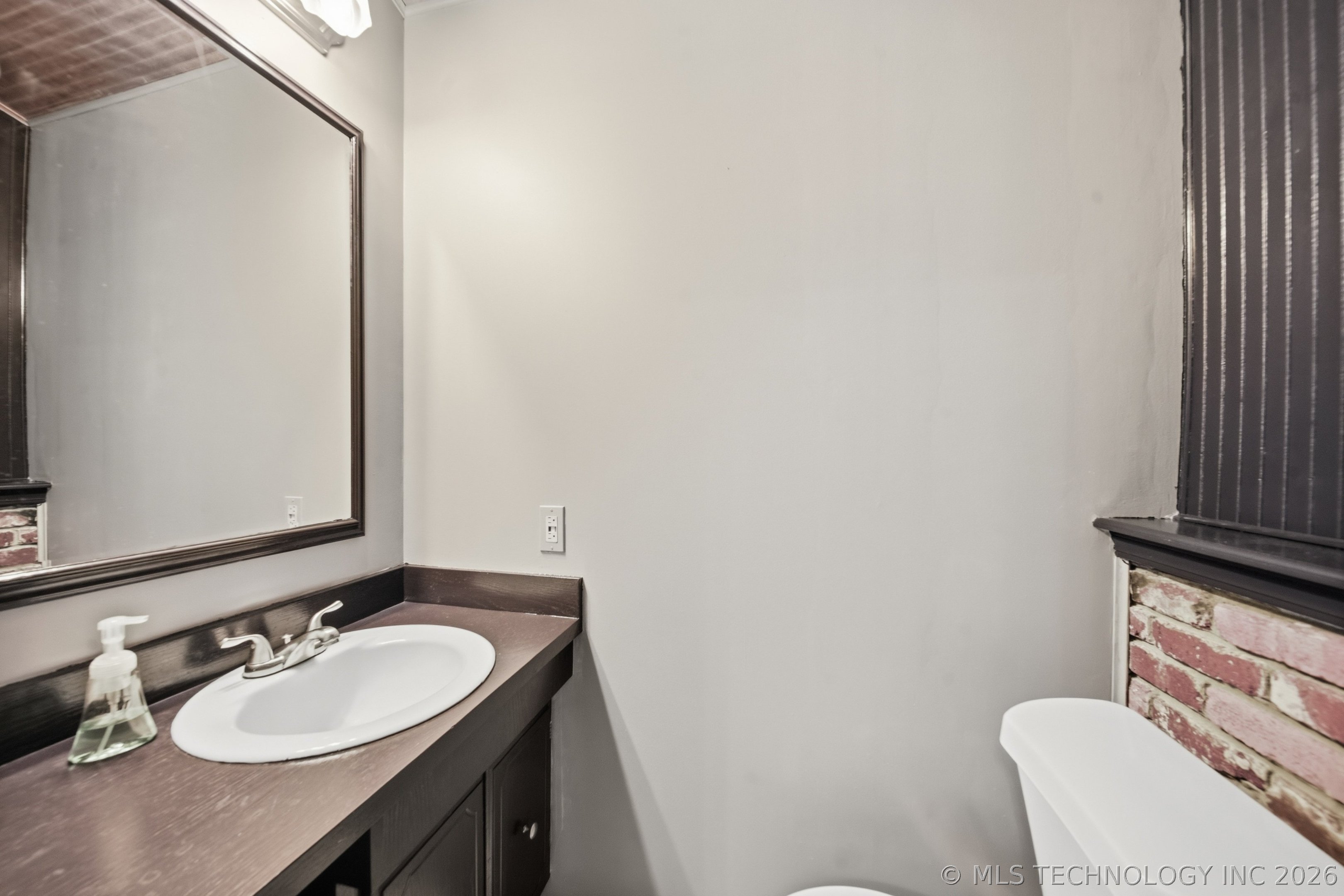 7504 S Dennis Boulevard Property Photo 13