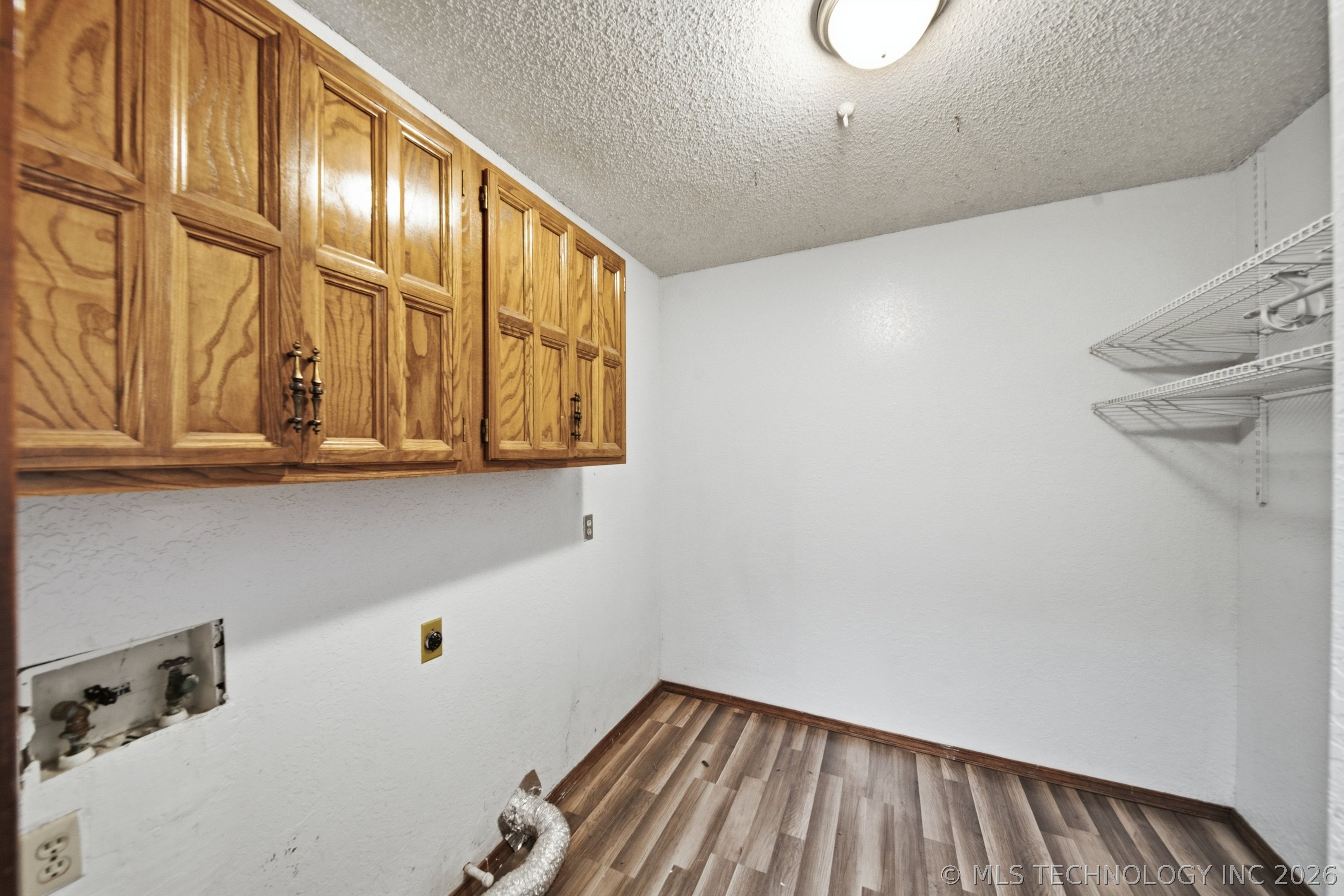 7504 S Dennis Boulevard Property Photo 14