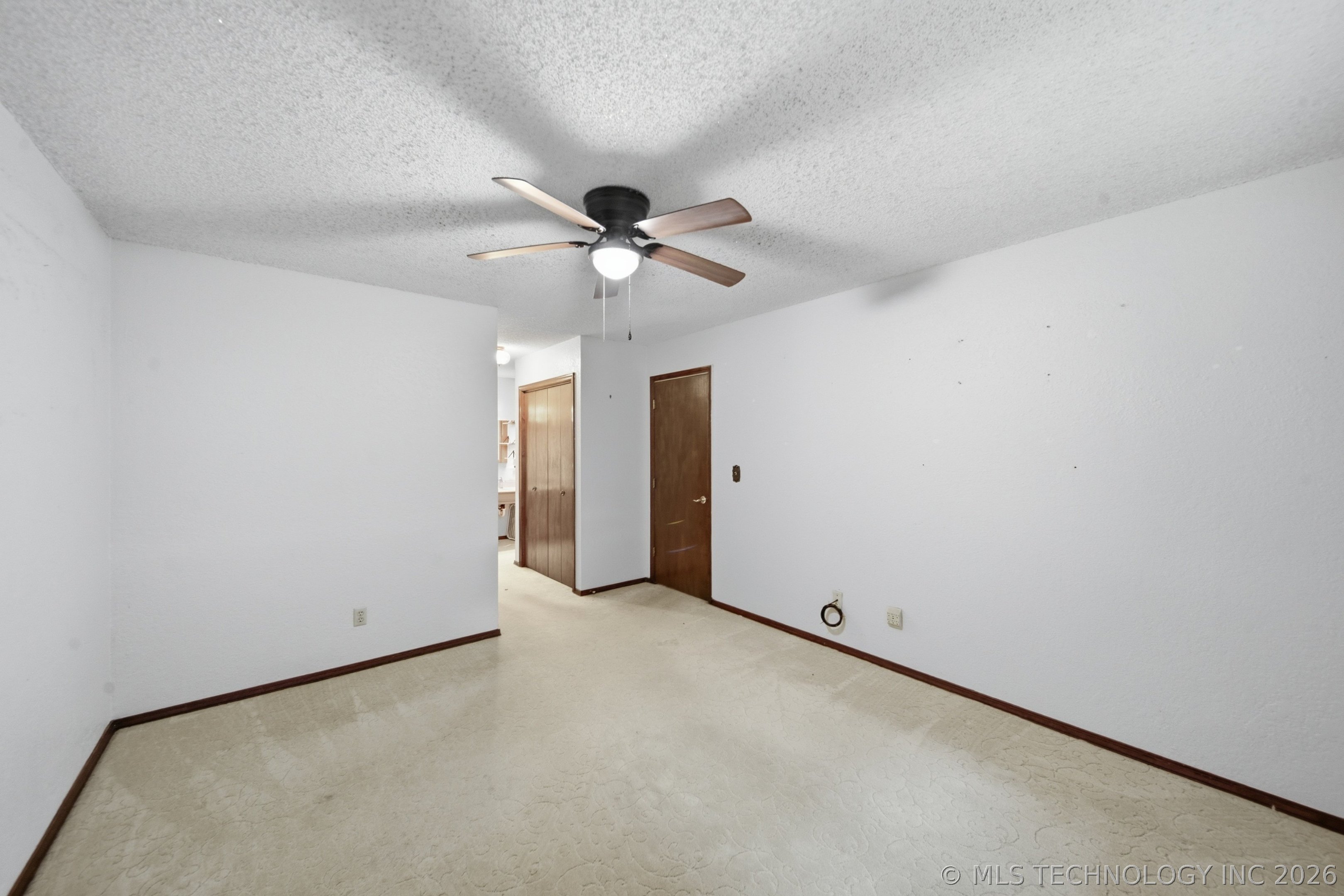 7504 S Dennis Boulevard Property Photo 16